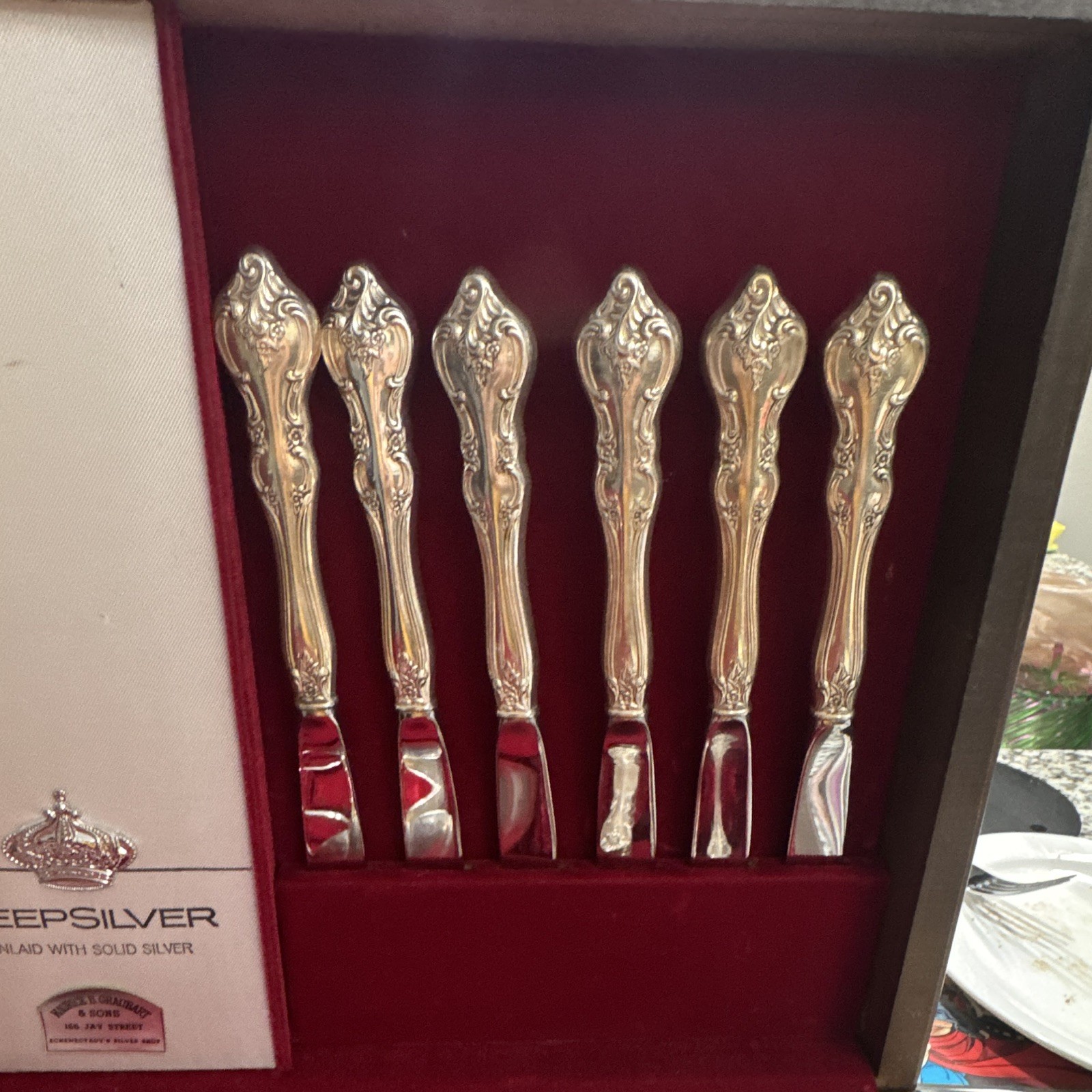 Deepsilver Silver Plated Floral Flatware Set 70 Piece Service for 8 w Case
