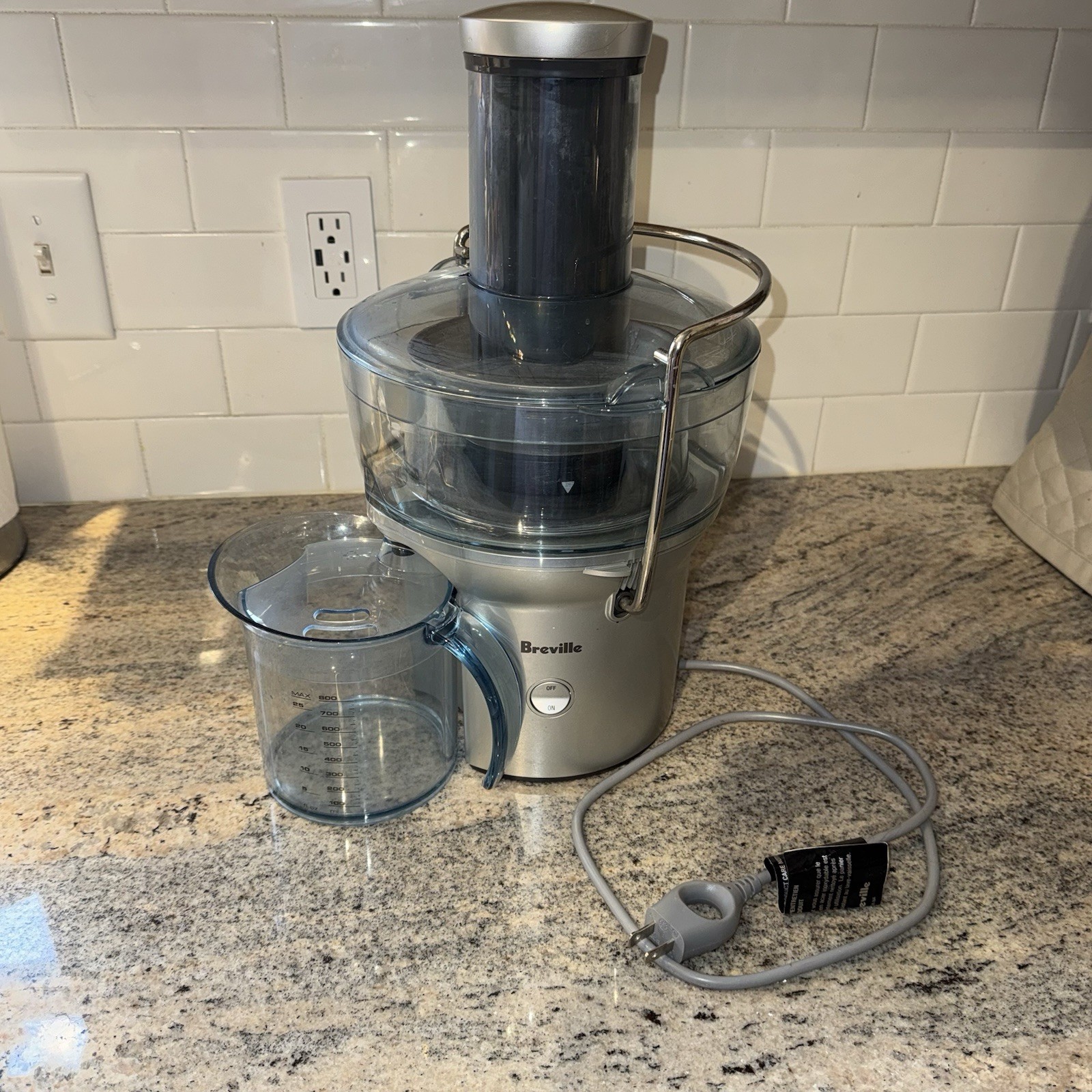 Breville Juice Fountain Compact Centrifugal Juicer Silver 800ml Onboard Pulp
