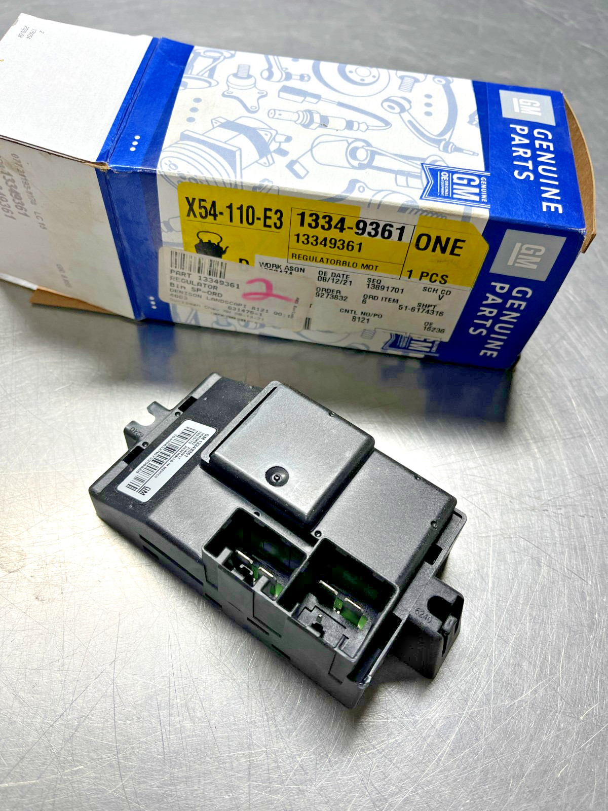 13349361  Genuine OEM AC Delco  GM  Blower Motor Regulator  1334-9361