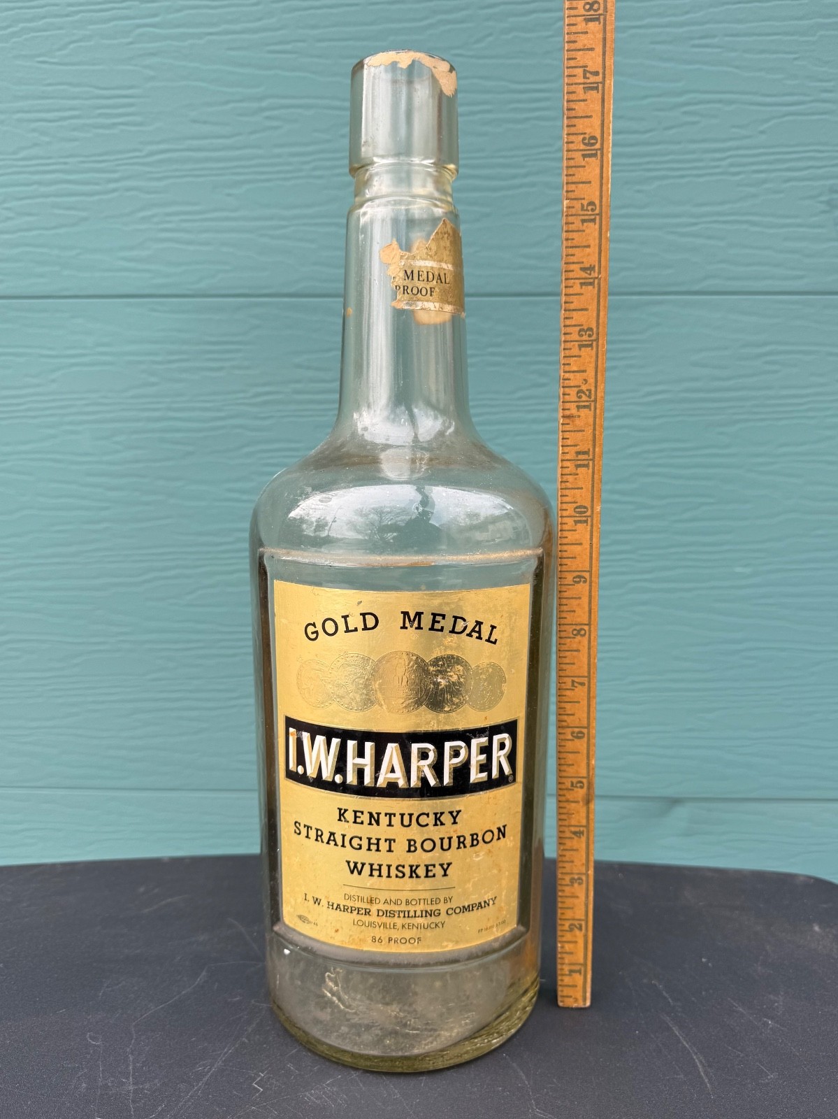 Vintage I.W. Harper Kentucky Bourbon WHISKEY 1-gallon display bottle 18" empty