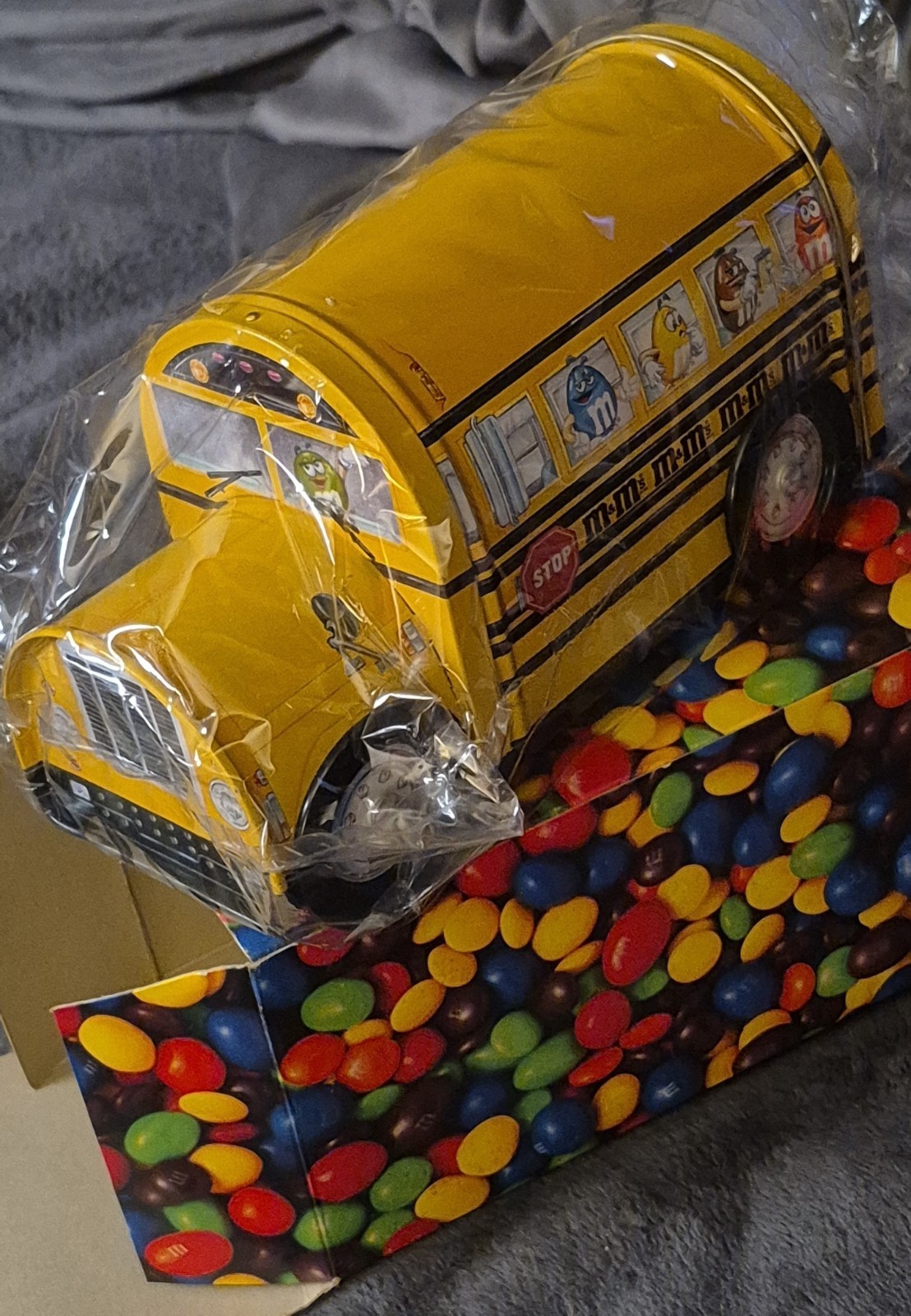 Vintage 1997 Collectible M&M's School Bus Tin  *new*