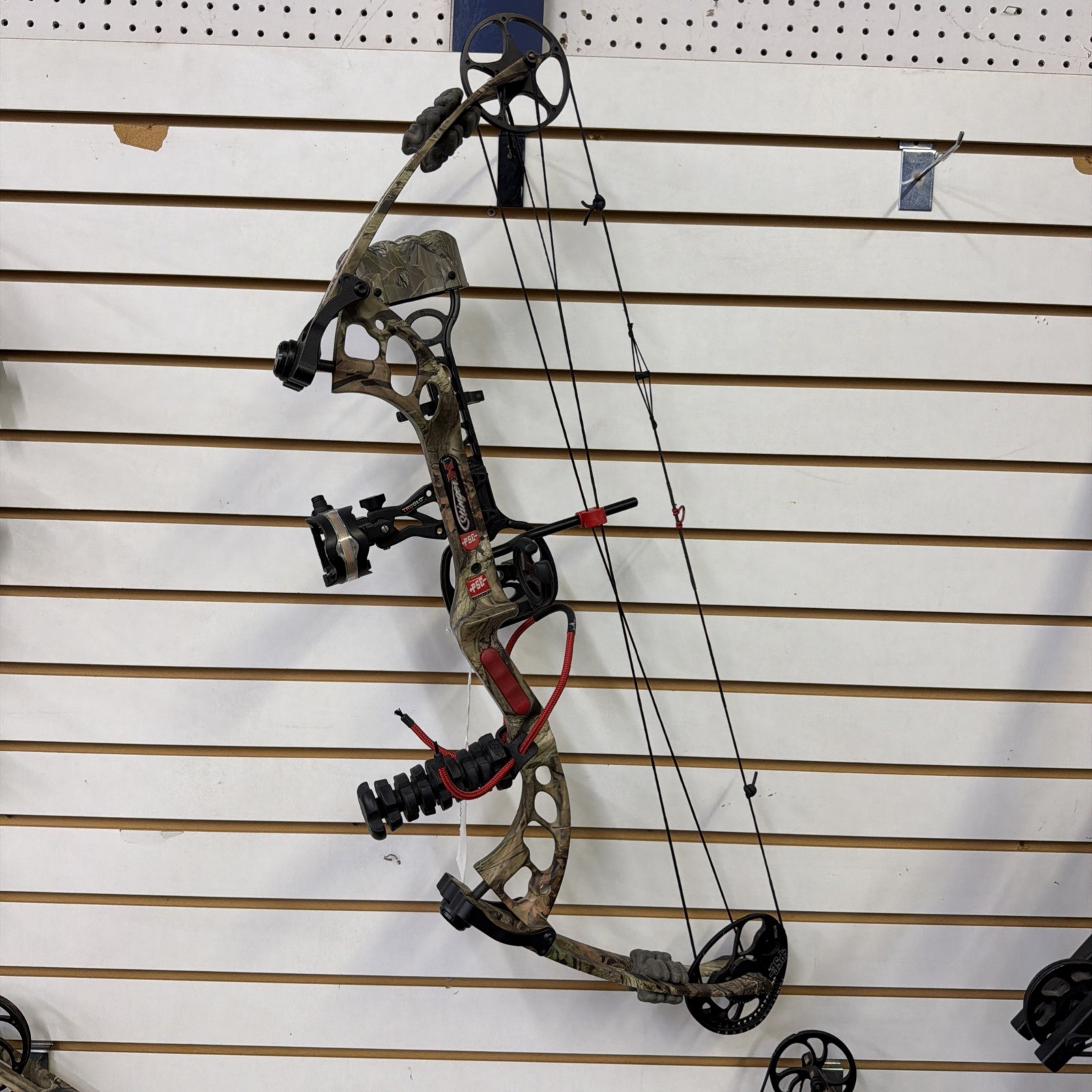PSE Stinger X Right Hand Compound Bow - Mossy Oak Country Camo