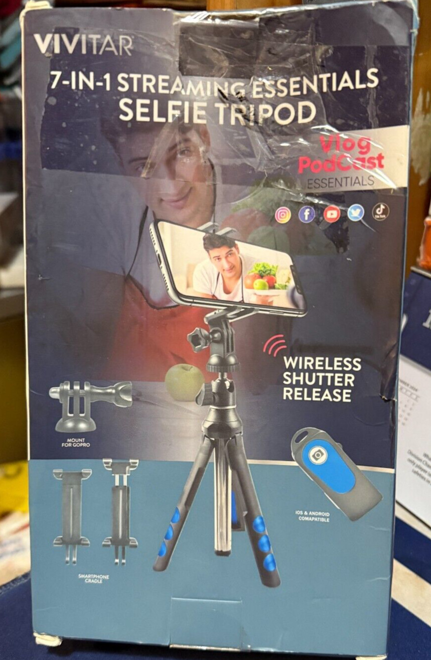 VIVITAR---SELFIE STICK TRIPOD---7-IN-1 STREAMING ESSENTIALS