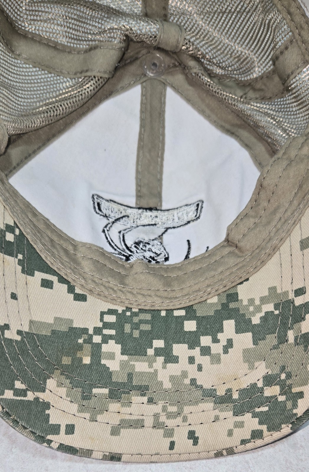 Spider wire Camouflage Fabric Tan Mesh Trucker Hat Cap Hook Loop READ
