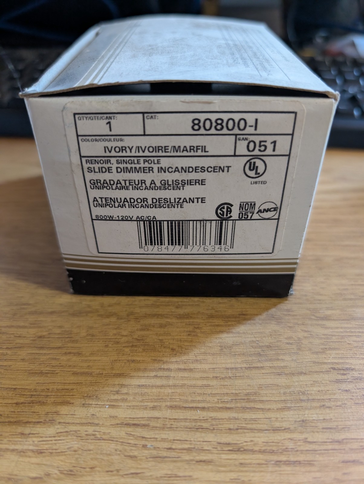 Leviton 80800-I Renoir, Single Pole Slide Dimmer Incandescent 800W-120V **SALE**
