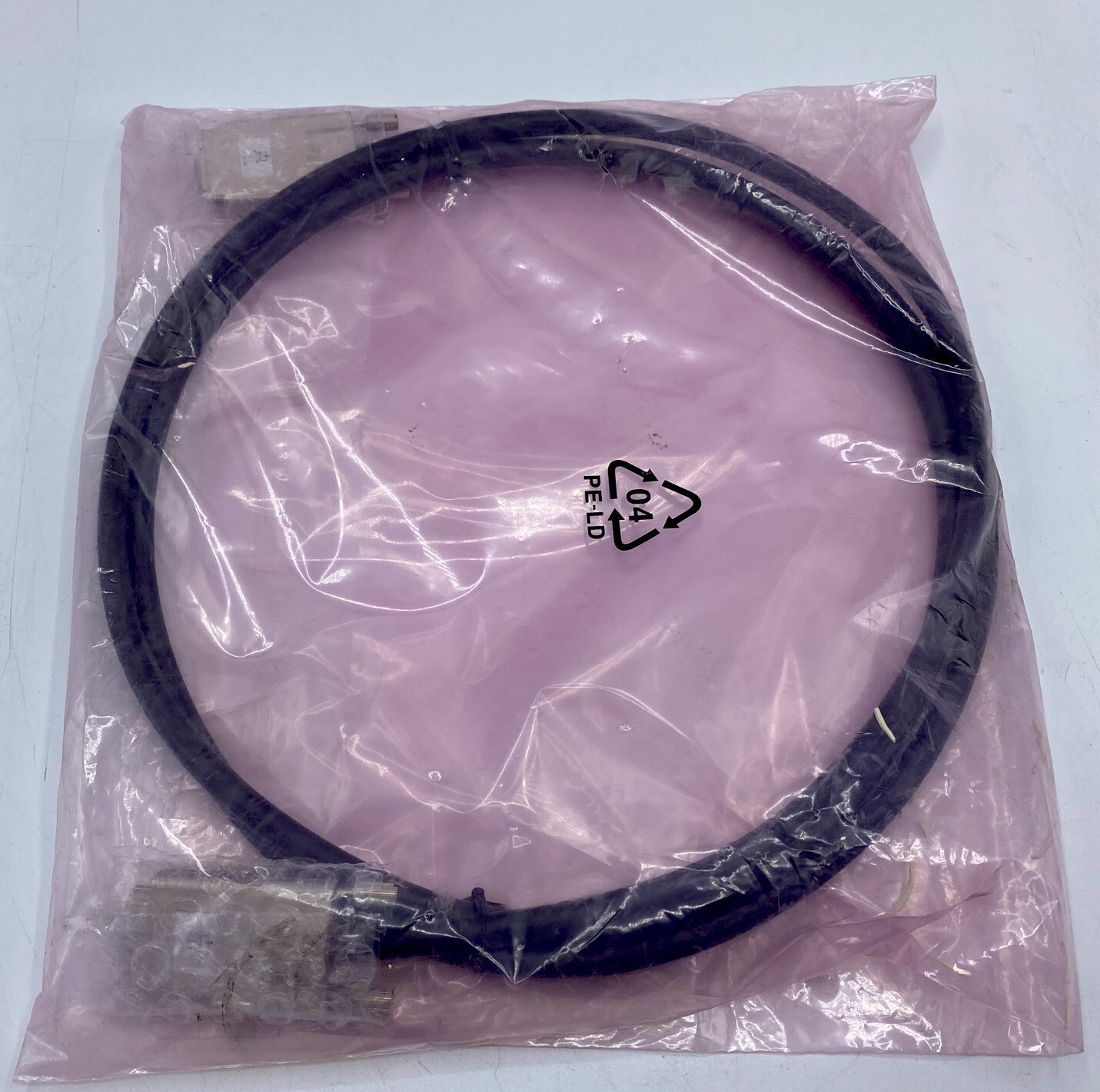 NEW Foxconn 2m SAS Cable 28AWG 0069839-02