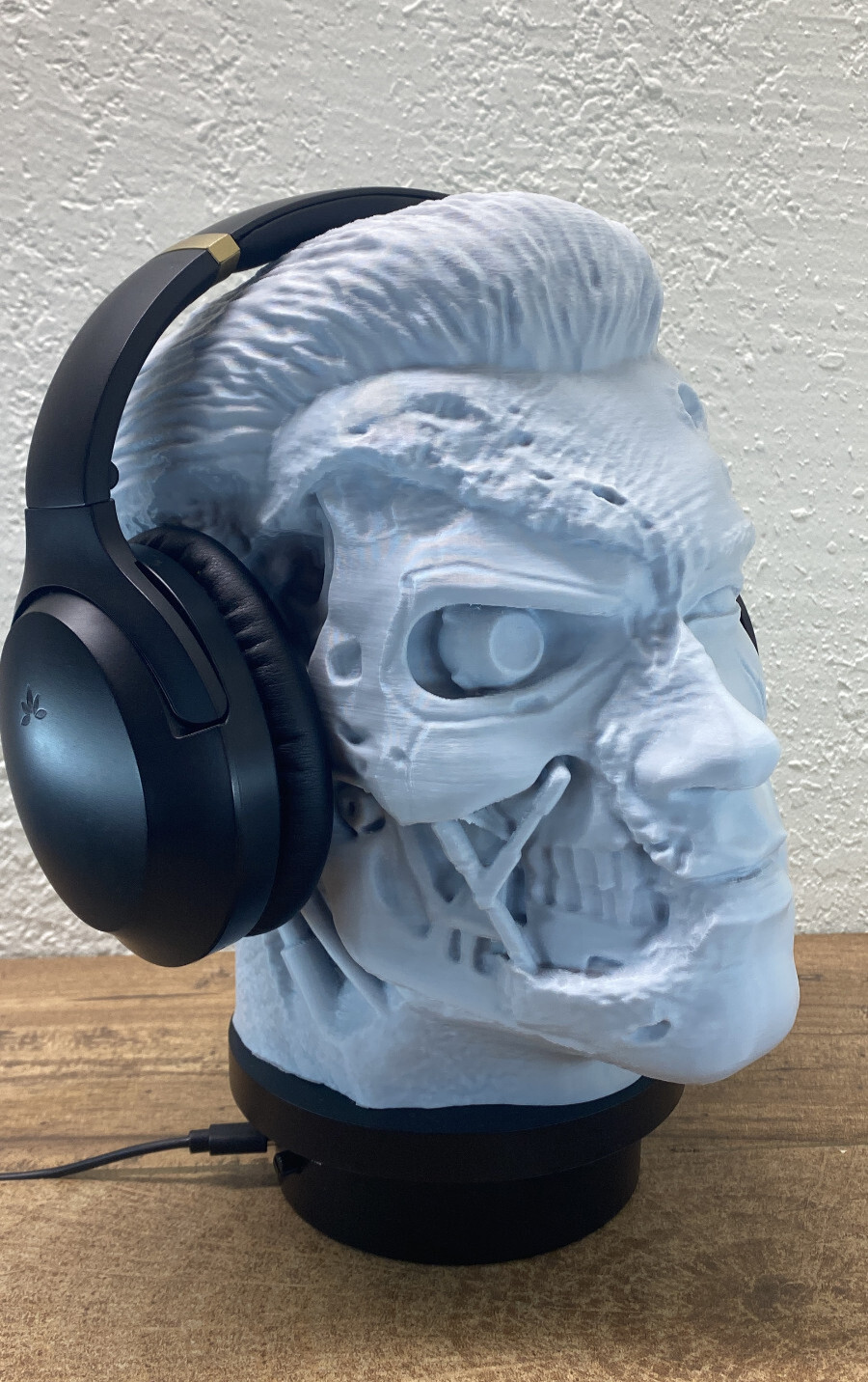 Arnold Schwarzenegger T800 Bust - Terminator Headphone Stand - Sci Fi Robot Deco