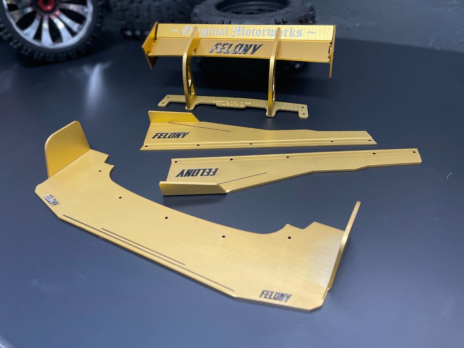 Kit GOLD Arrma Felony V2.0 DTM - Rear Wing/Front Spliter/Side Skirt - StupidRC