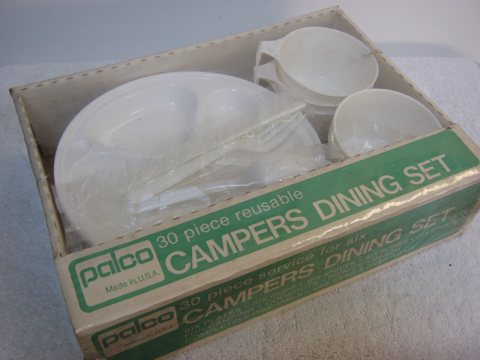Vintage Palco 30 Piece Reusable Campers Dining Set " New " In Box, Must See