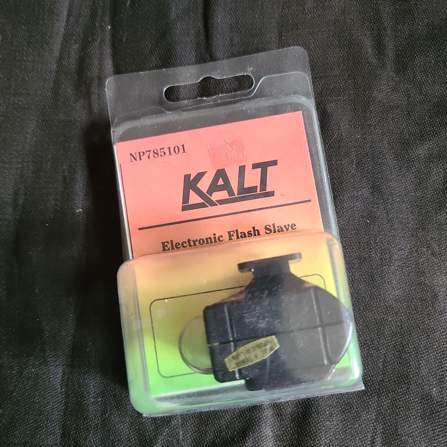 Kalt Electronic Remote  Flash Slave  NP785101. New !