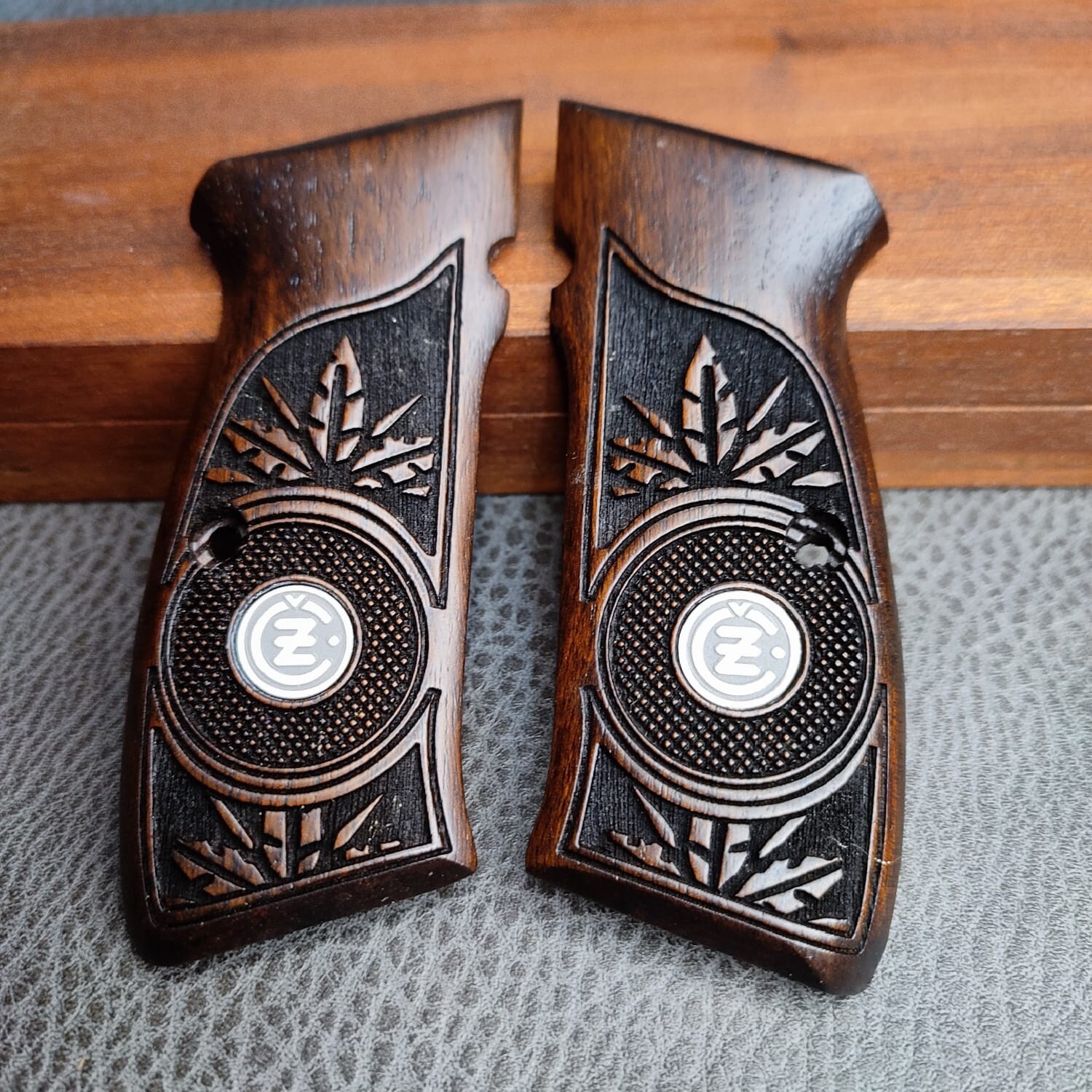 CZ 75 Grips SET NEW Full SIZE TURKISH WALNUT WOOD GRIPS HAND MADE NICE CZ LOGO