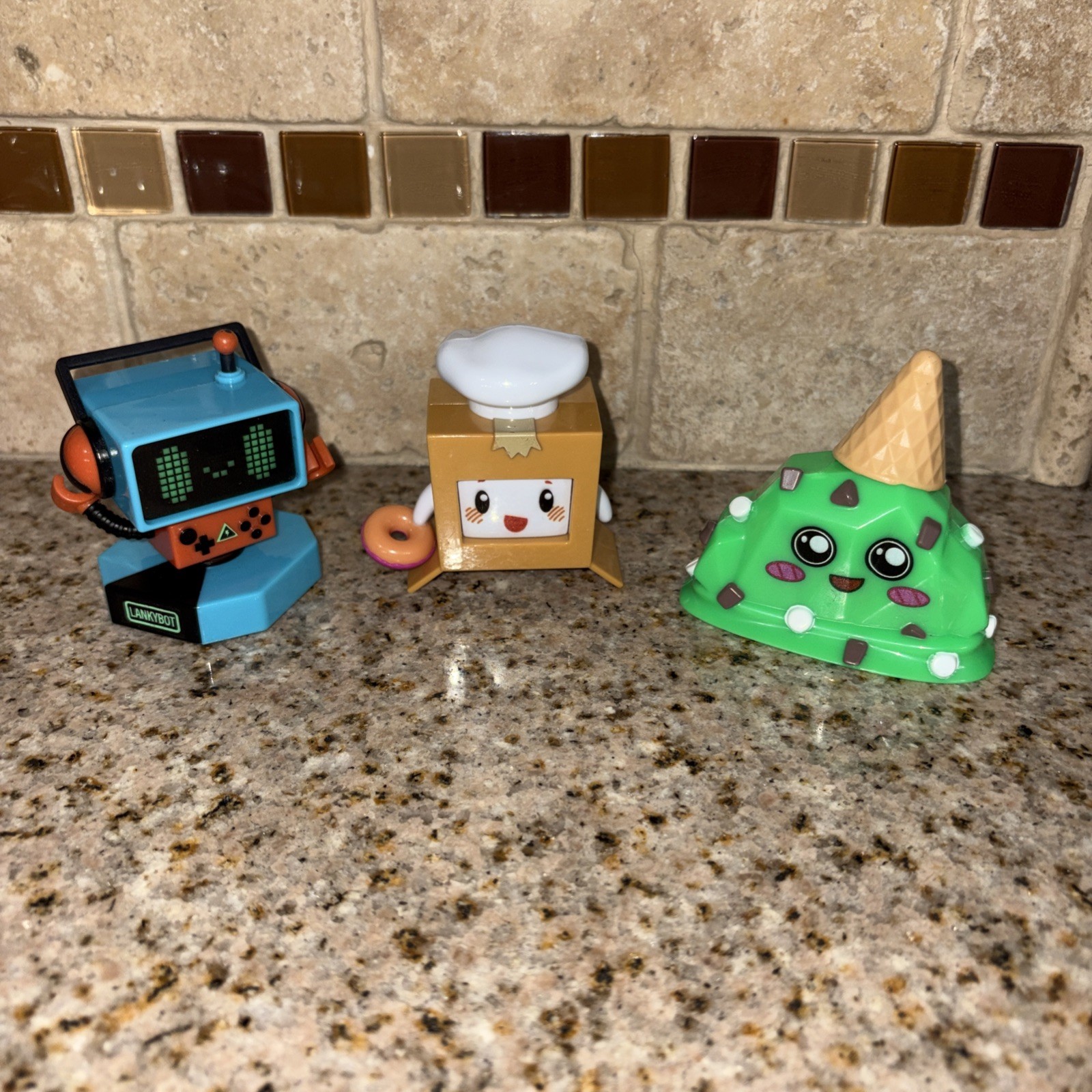 LANKYBOX Series Collectible Mini Figure Lot Ice Cream robot Box # 3570