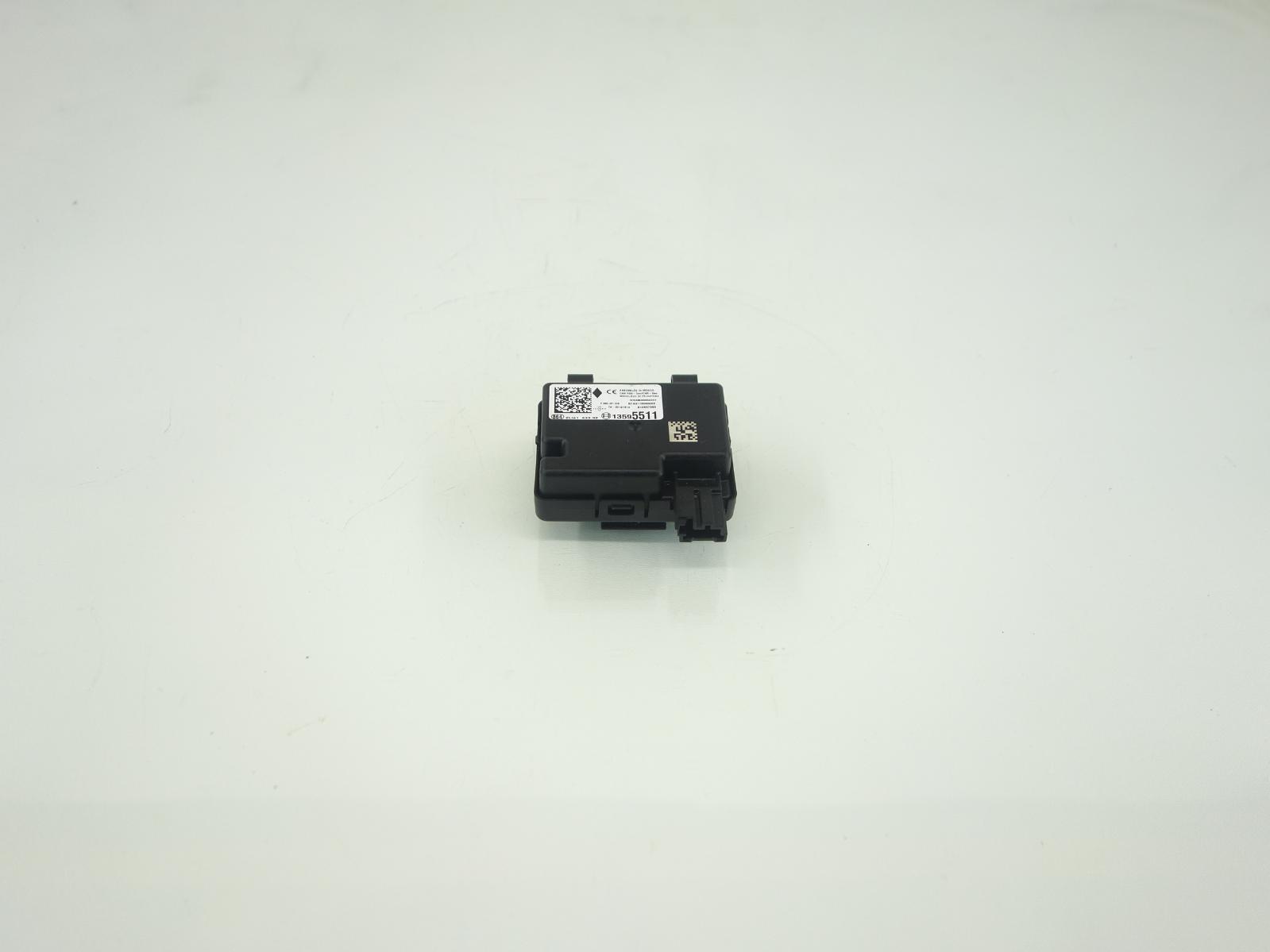 16 CHEVY MALIBU 2.0 Keyless Entry Antenna Receiver Relay Control Module 13595511