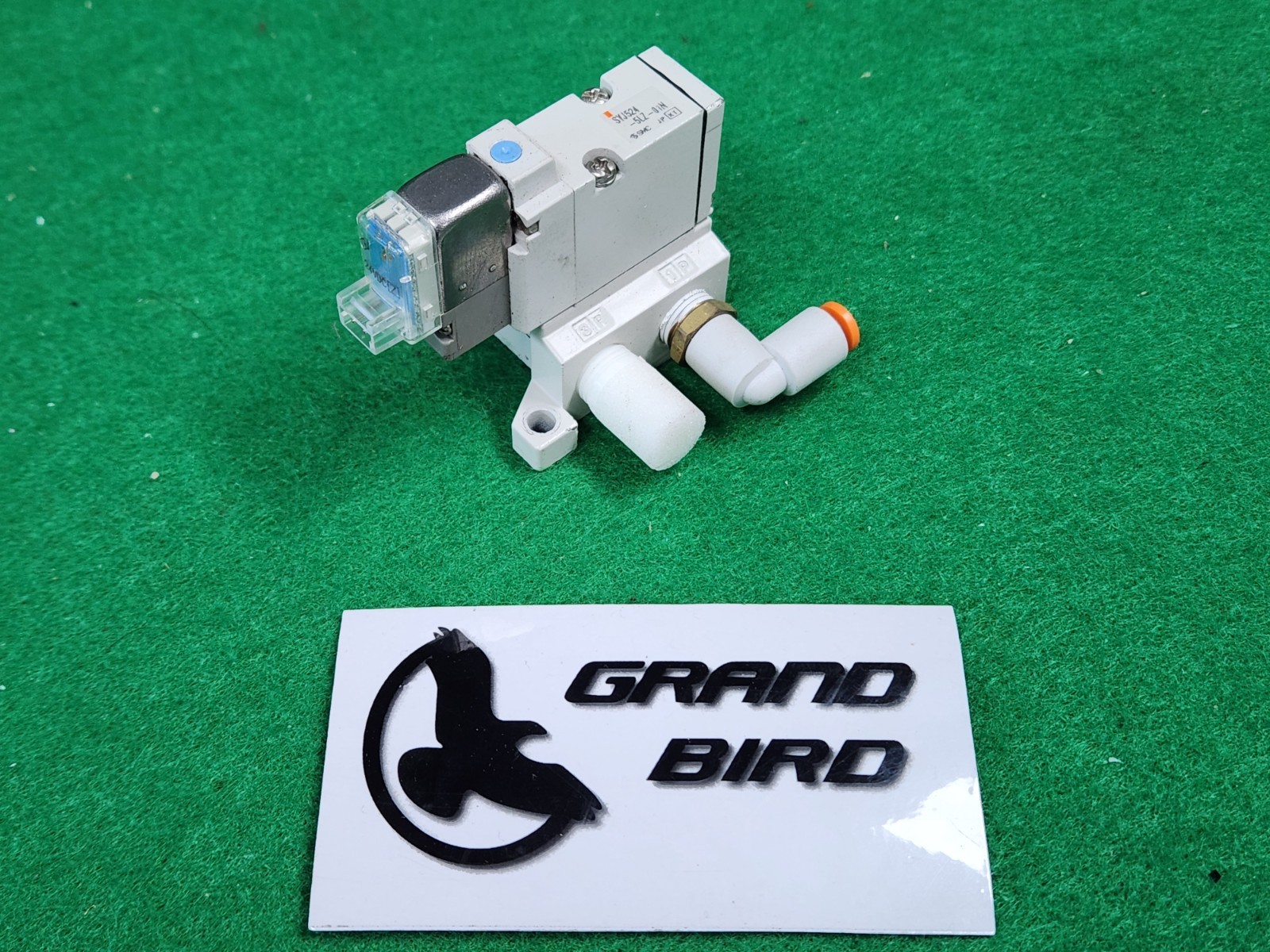 SMC SYJ524-5LZ-01N SOLENOID VALVE, USED