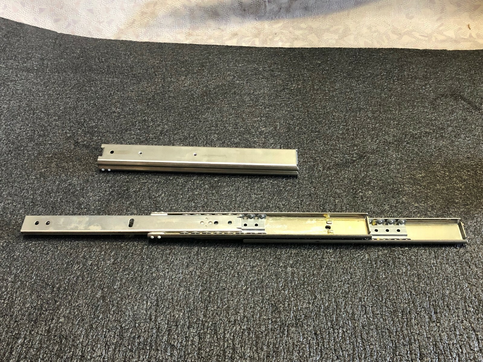 ACCURIDE SLIDES C 307-698