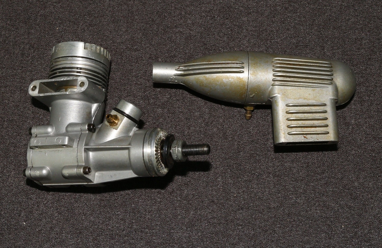 CL Model Airplane Engine K&B 40 No. 4050 +Muffler Aero Bxd