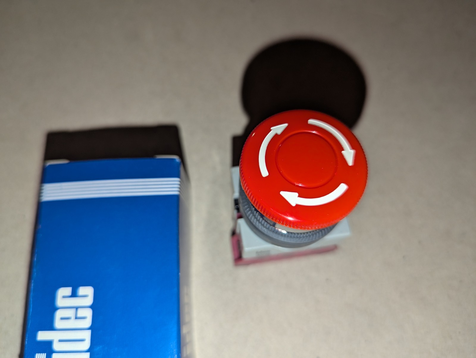 NEW GENUINE IDEC AVS301NR CONTROL UNIT