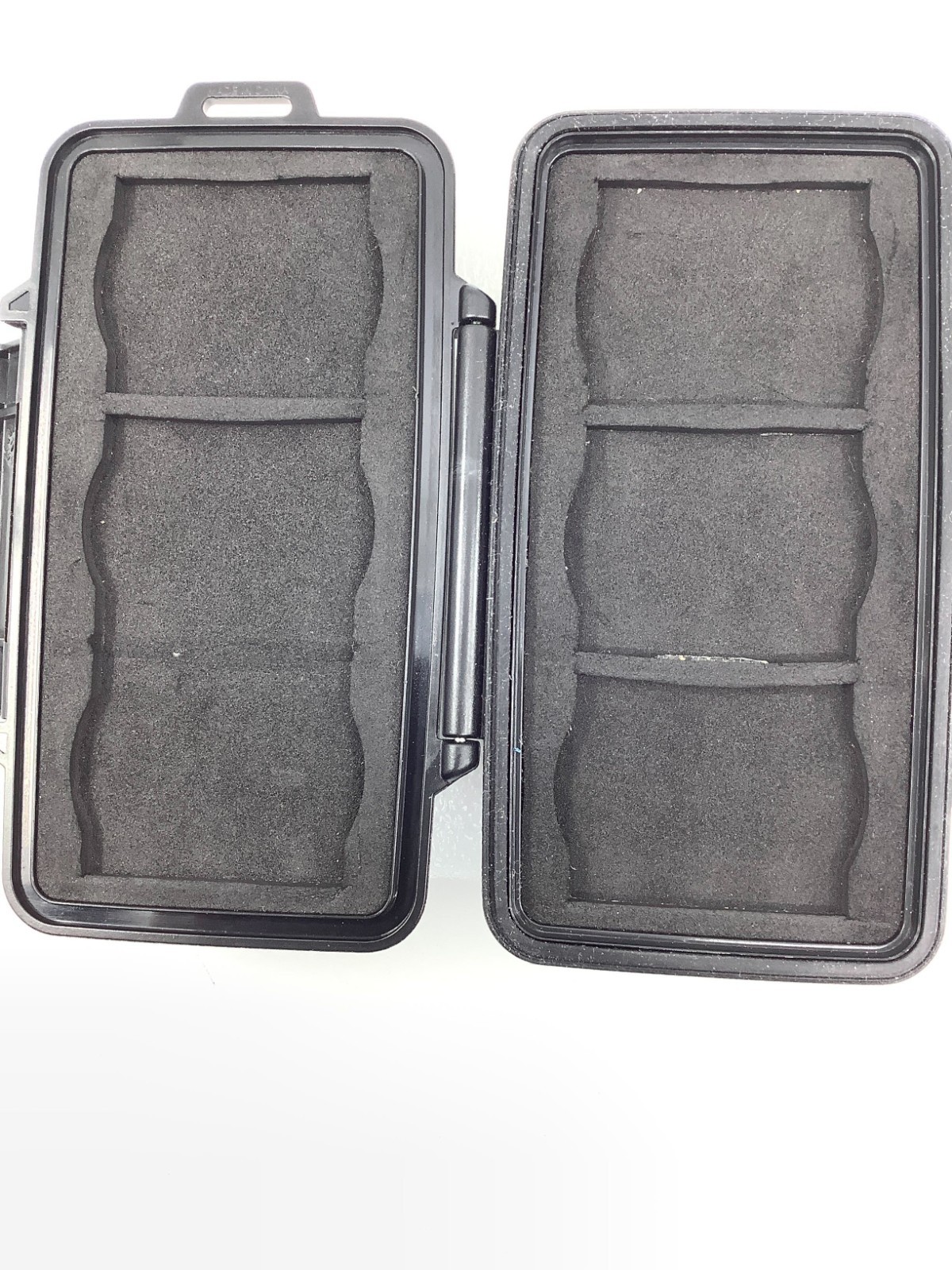 Pelican 0945 Memory Card Case - Fair Condition; Foam guidelines missing