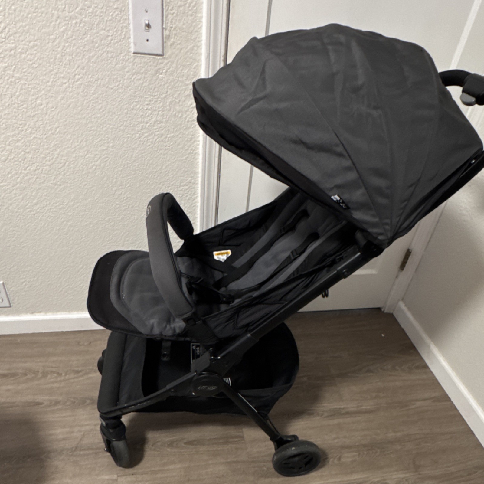 Graco Lightweight Black Gray Foldable Single Stroller Adjustable Canopy
