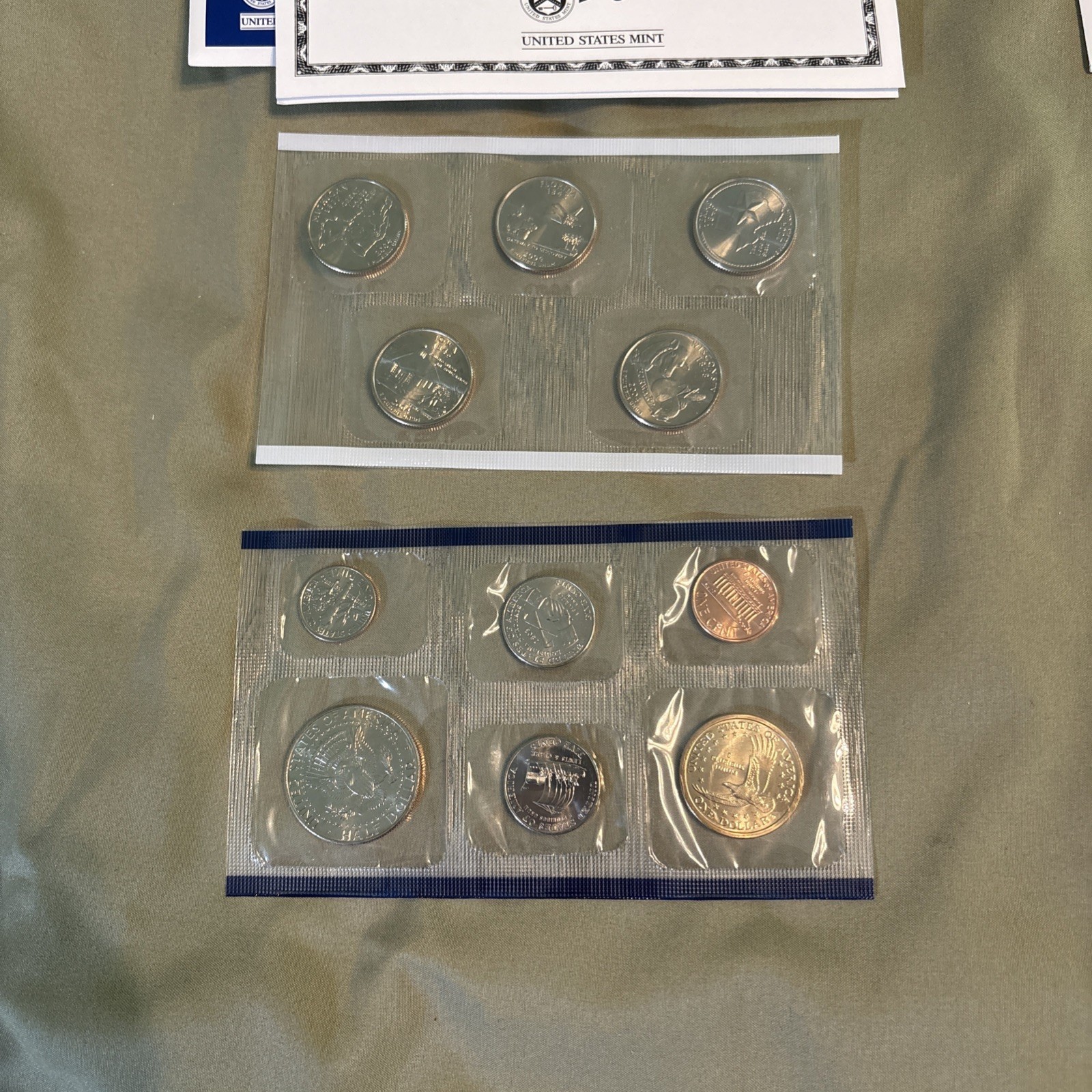 US Mint Denver & Philadelphia 2004 Uncirculated Coin Sets