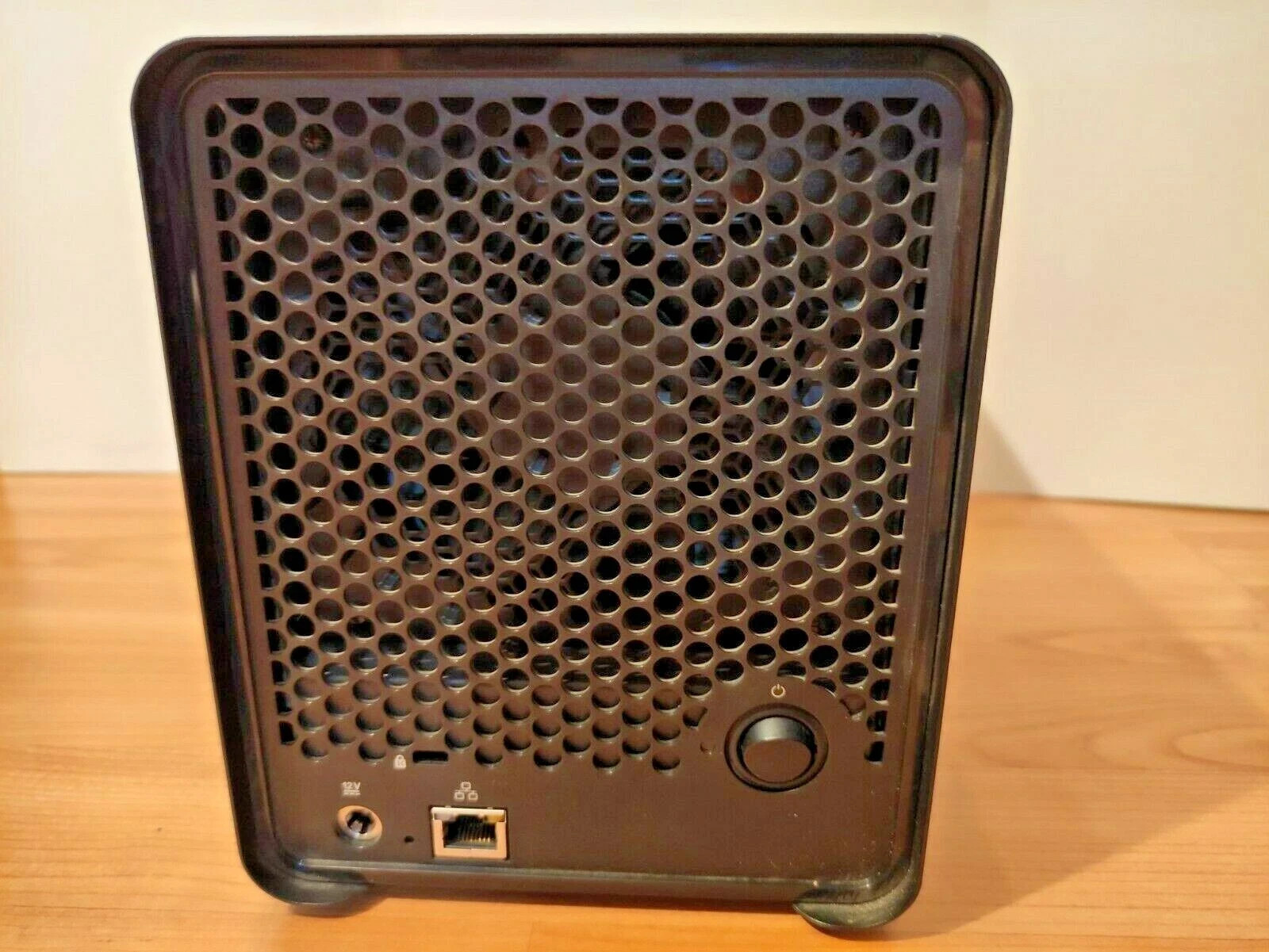 *100% UNTESTED* DROBO FS DRDS2-A DATA ROBOTICS STORAGE ARRAY NO HARD DRIVES HDD