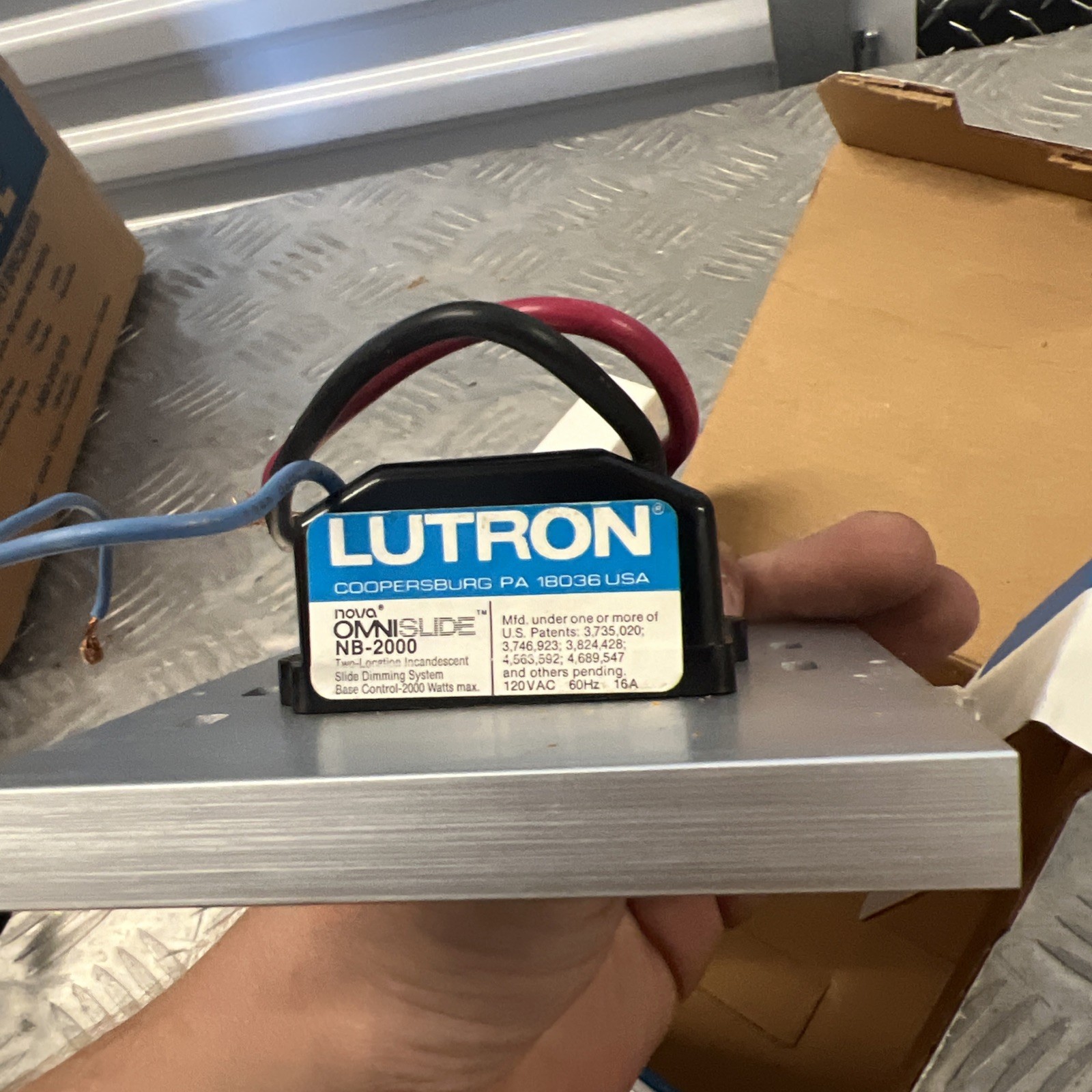 Lutron Nova NB-2000-WH Single-Pole Slide Dimmer 2000 W Incandescent