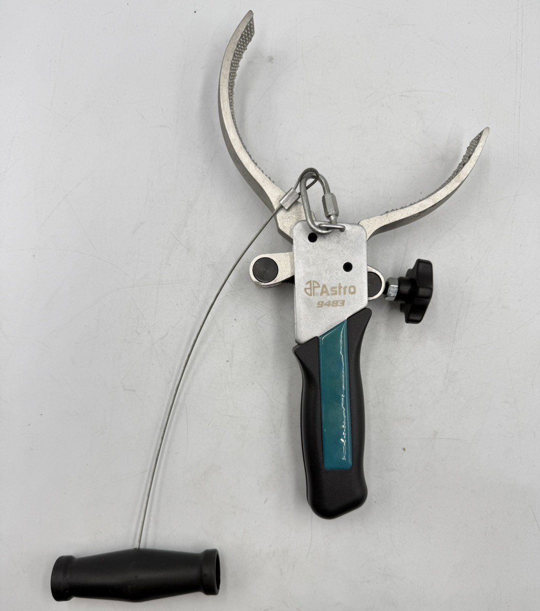 ASTRO #9483 LARGE ADJUSTABLE HOSE REMOVER W HANDLE (CP2018309)