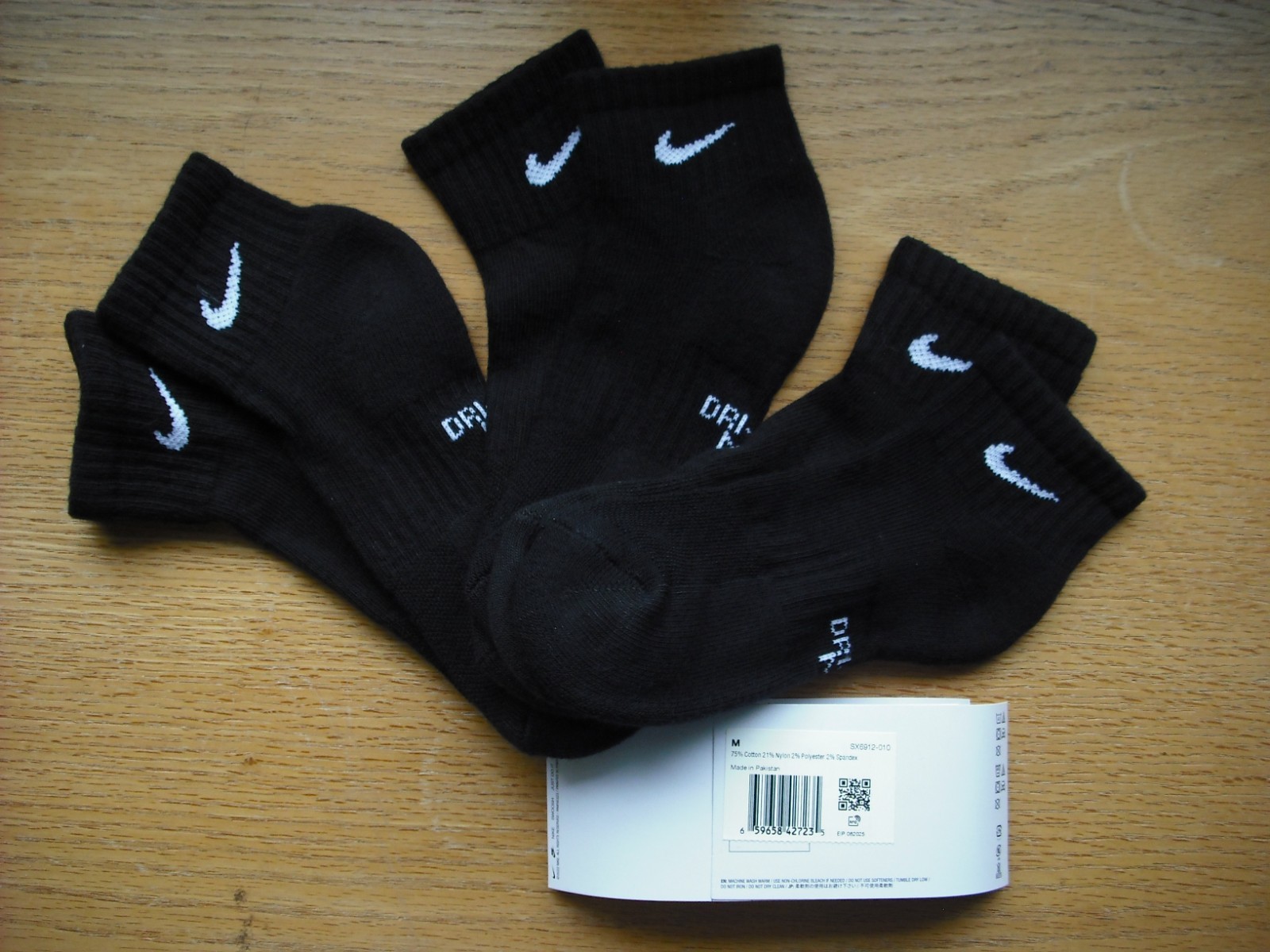 Boys/Girls NWT NIKE Ankle Socks 3prs DRI-FIT Classic Black w/White Swoosh 5Y-7Y