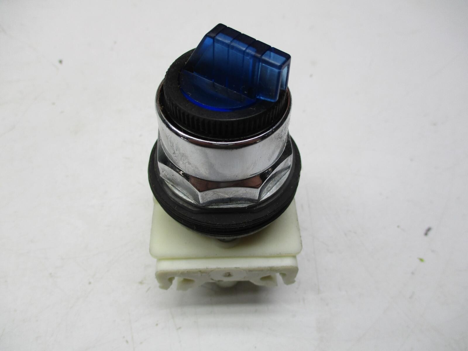 SQUARE D 9001KM-55LL SER.J BLUE SELECTOR SWITCH NSNP