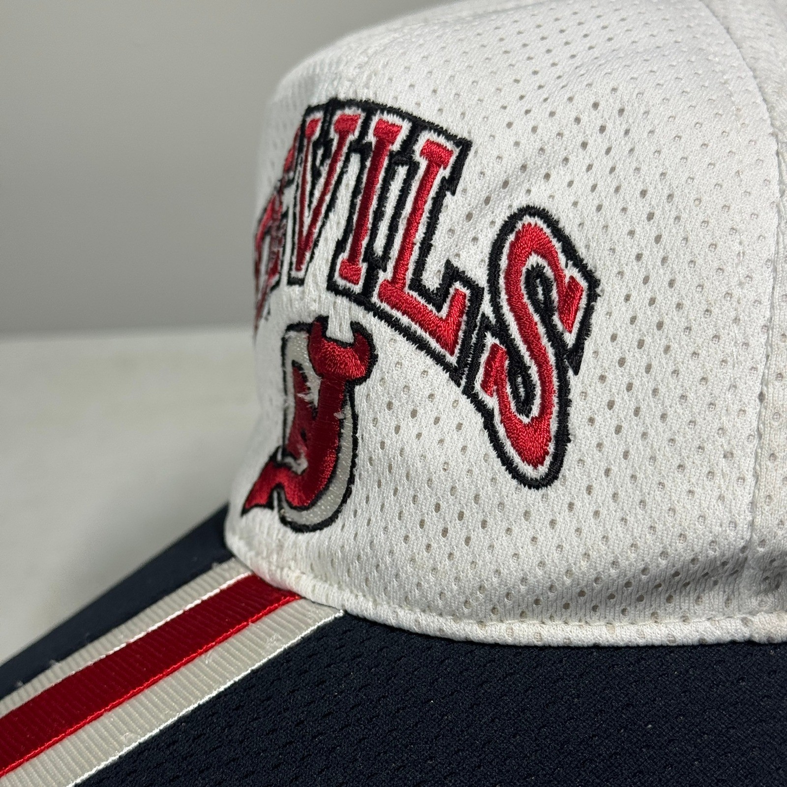 Vintage New Jersey Devils Mens Hat Cap White Red SnapBack Drew Pearson