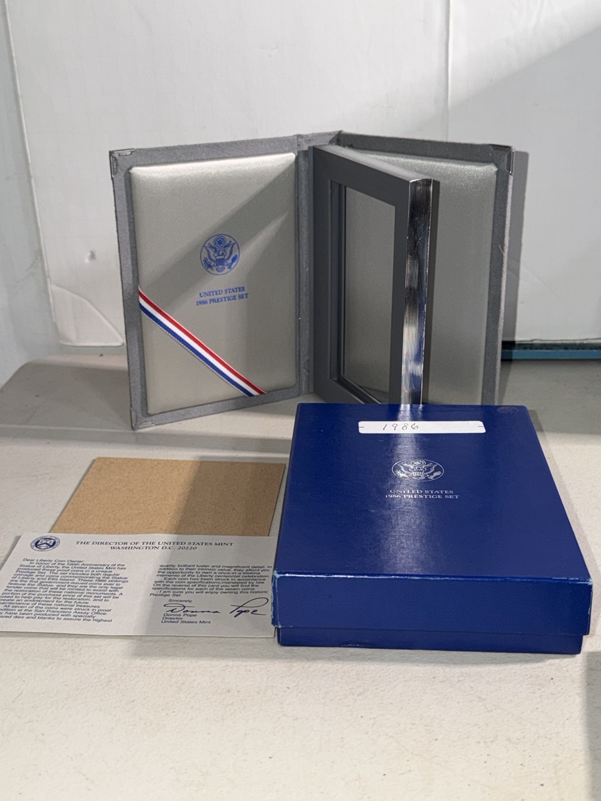 1986 PRESTIGE SET LIBERTY BOX & COVER ONLY  **NO COINS**