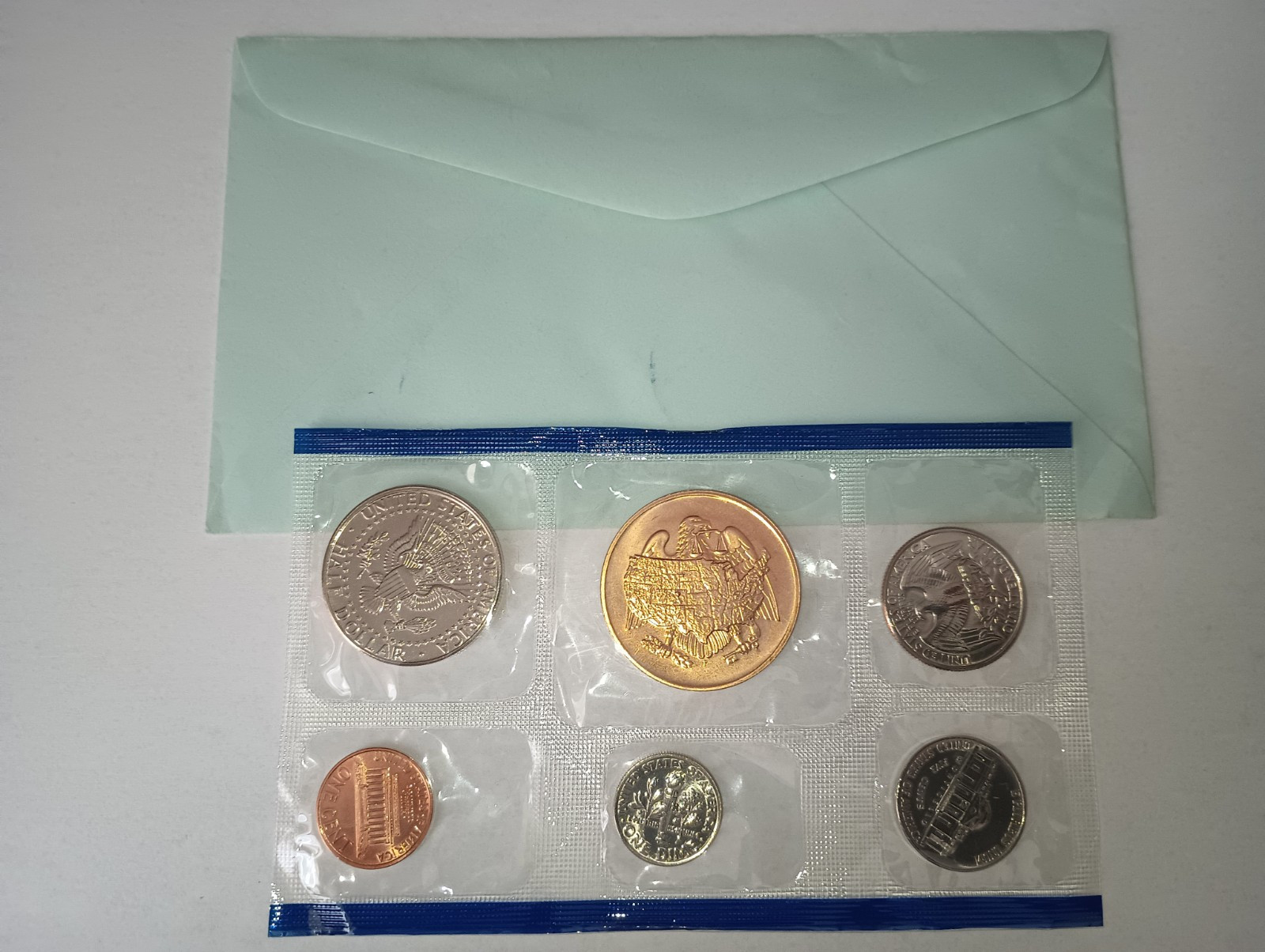 1996 PHILADELPHIA SOUVENIR MINT SET !