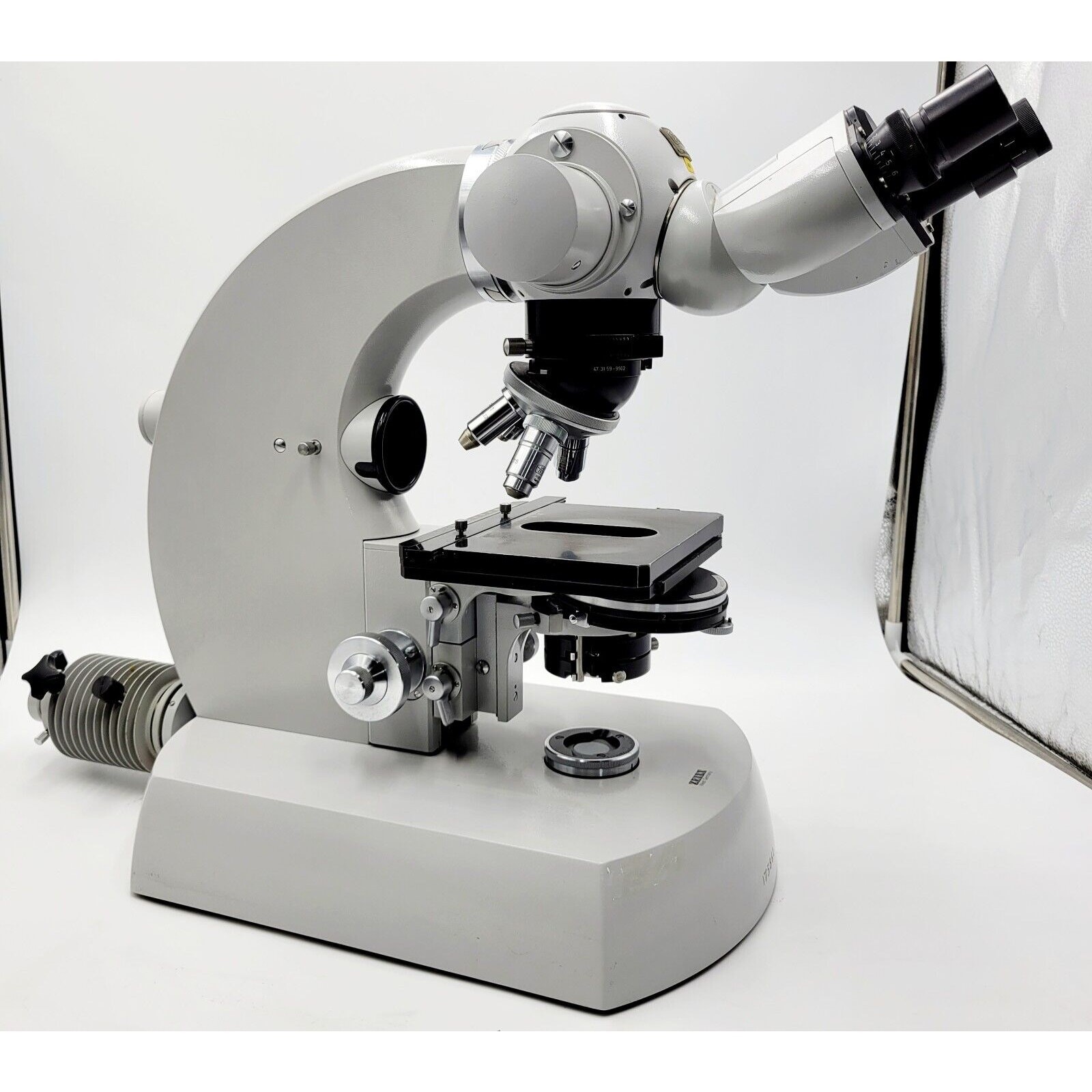 Carl Zeiss Universal Research Microscope W/Objectives & Eyepieces +Power