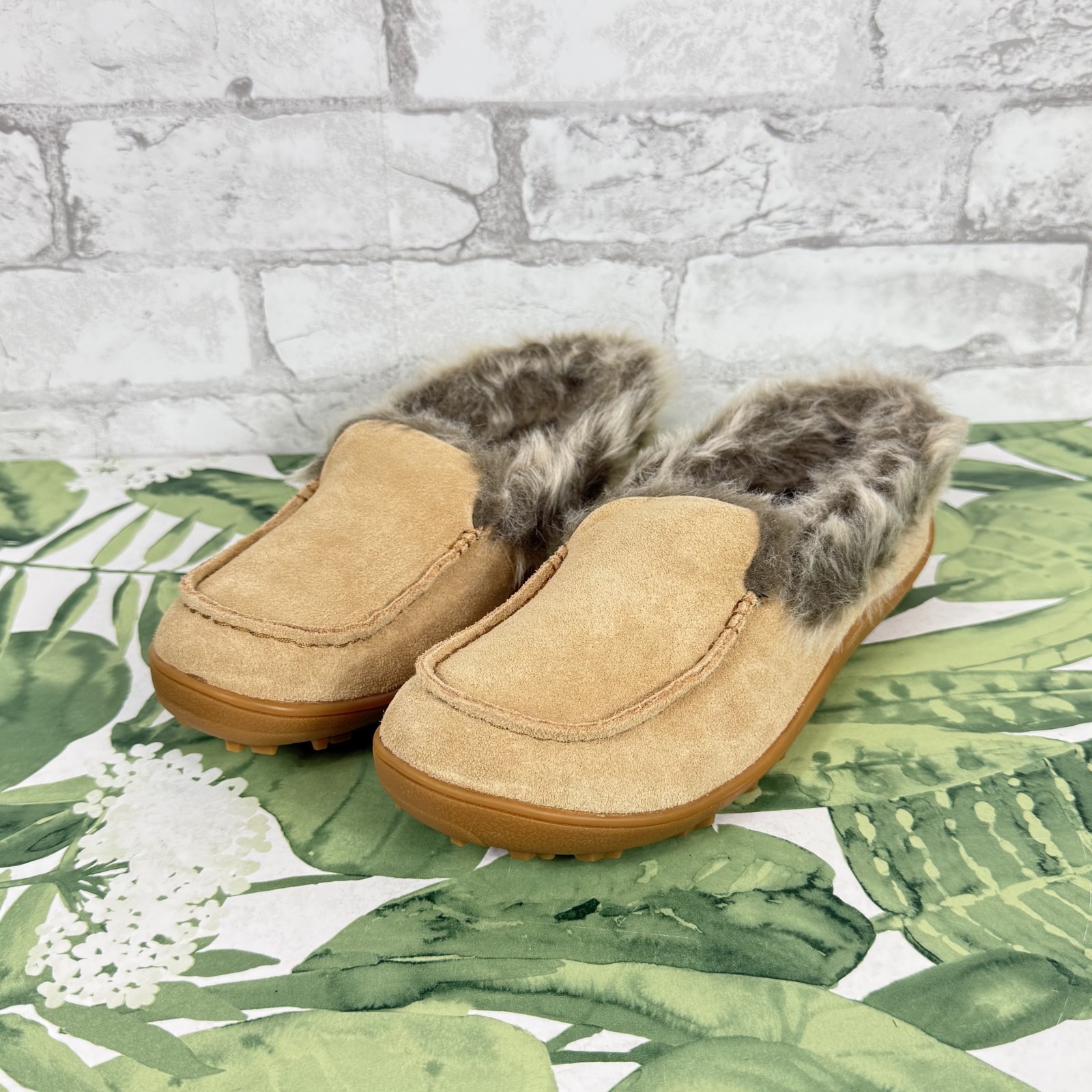 COLUMBIA NEW Women's Cozy Comfort Minx Omni-Heat Tan Slip On Shoes sz 8
