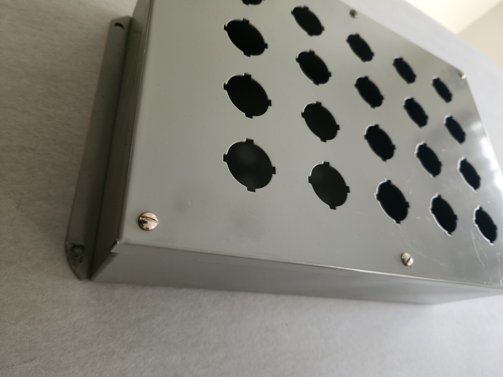 SQD 9001 TYPE KYA-20 20 HOLE HEAVY DUTY PUSH BUTTON ENCLOSURE