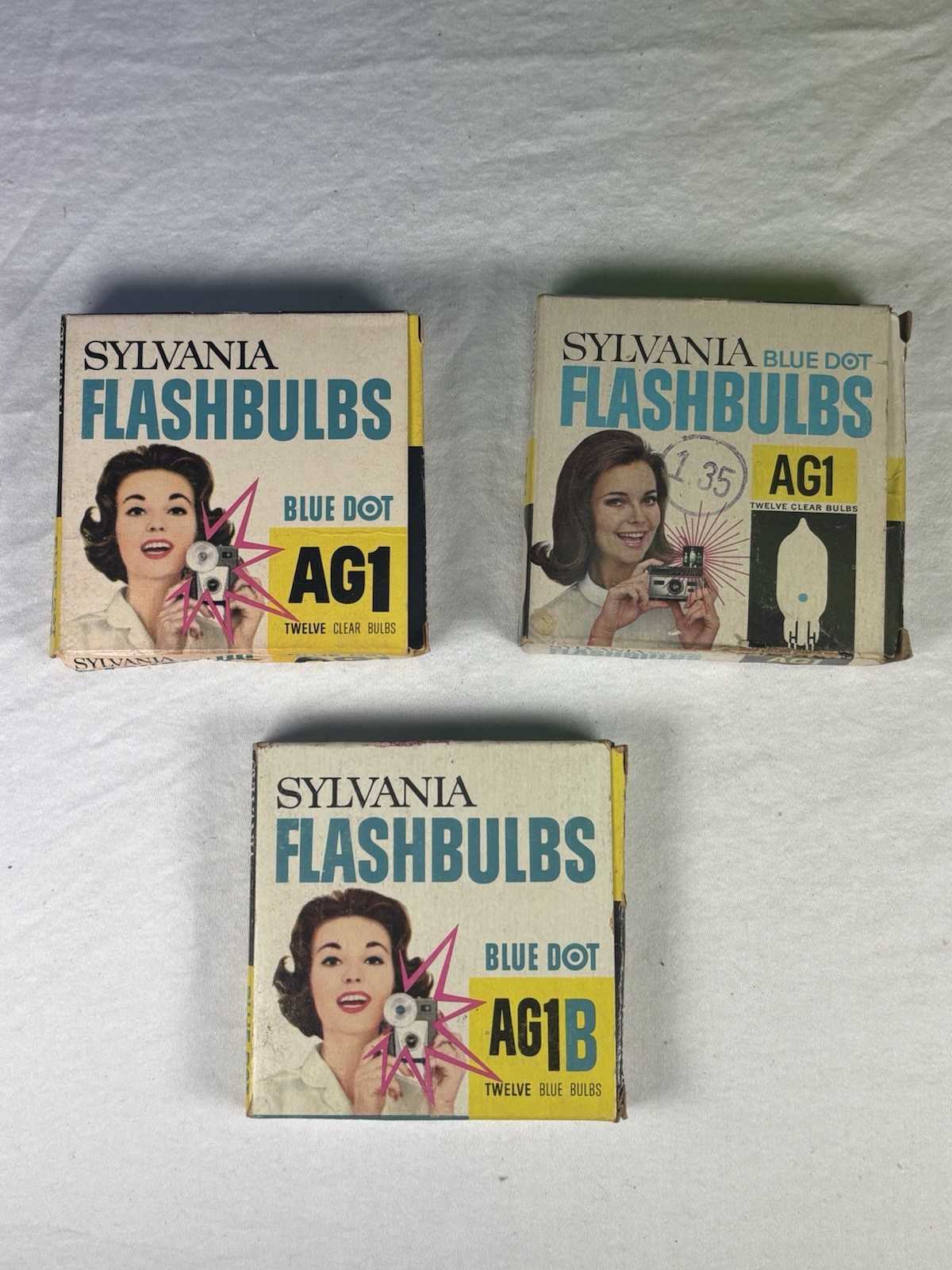 Vintage Sylvania AG1B Blue Dot AG1 Flashbulbs Bulbs Made in USA