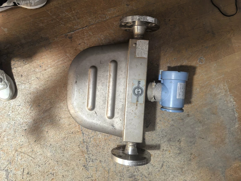Micro Motion F200 Flow Sensor Used 1PCS