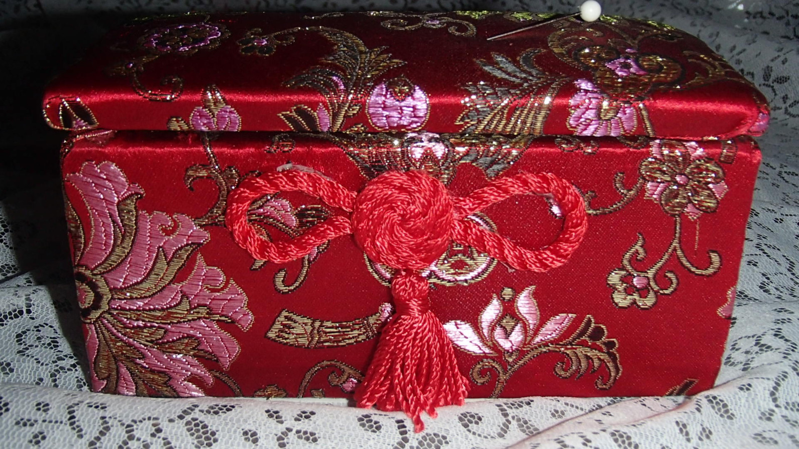 BEAUTIFUL LITTLE  RED FABRIC CUSHIONED TREASURE TRUNK