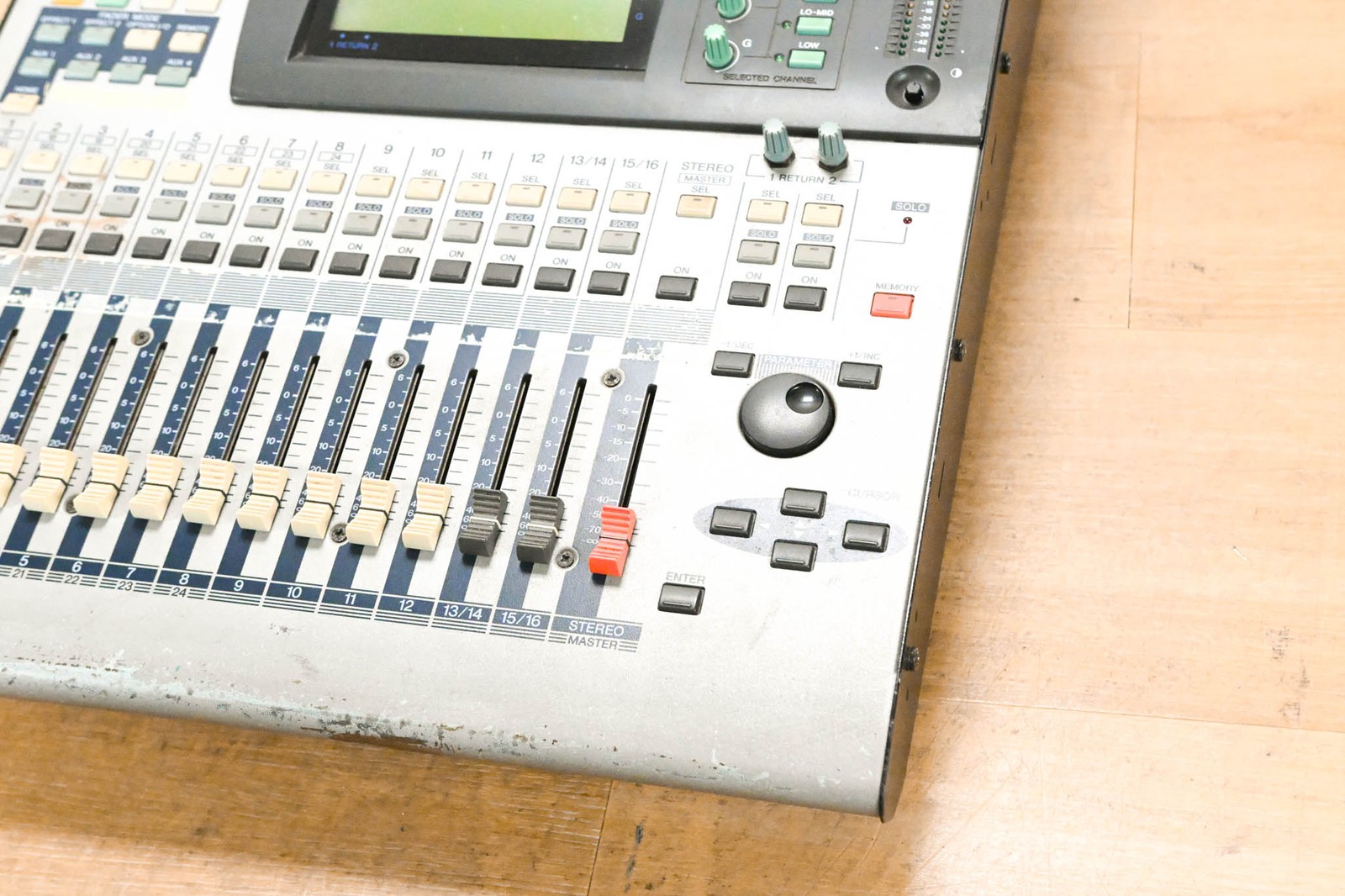 Yamaha 01V 16-Channel Digital Audio Console CG013HQ