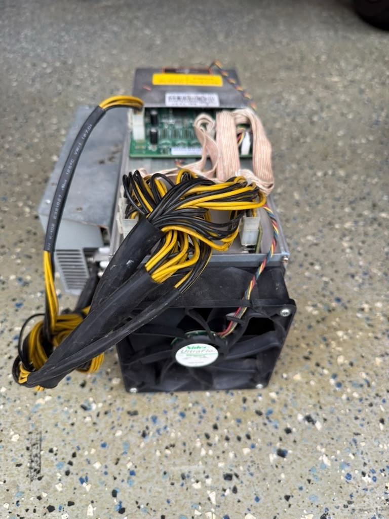 Bitmain Antminer S9i 13.5 T Miner BTC