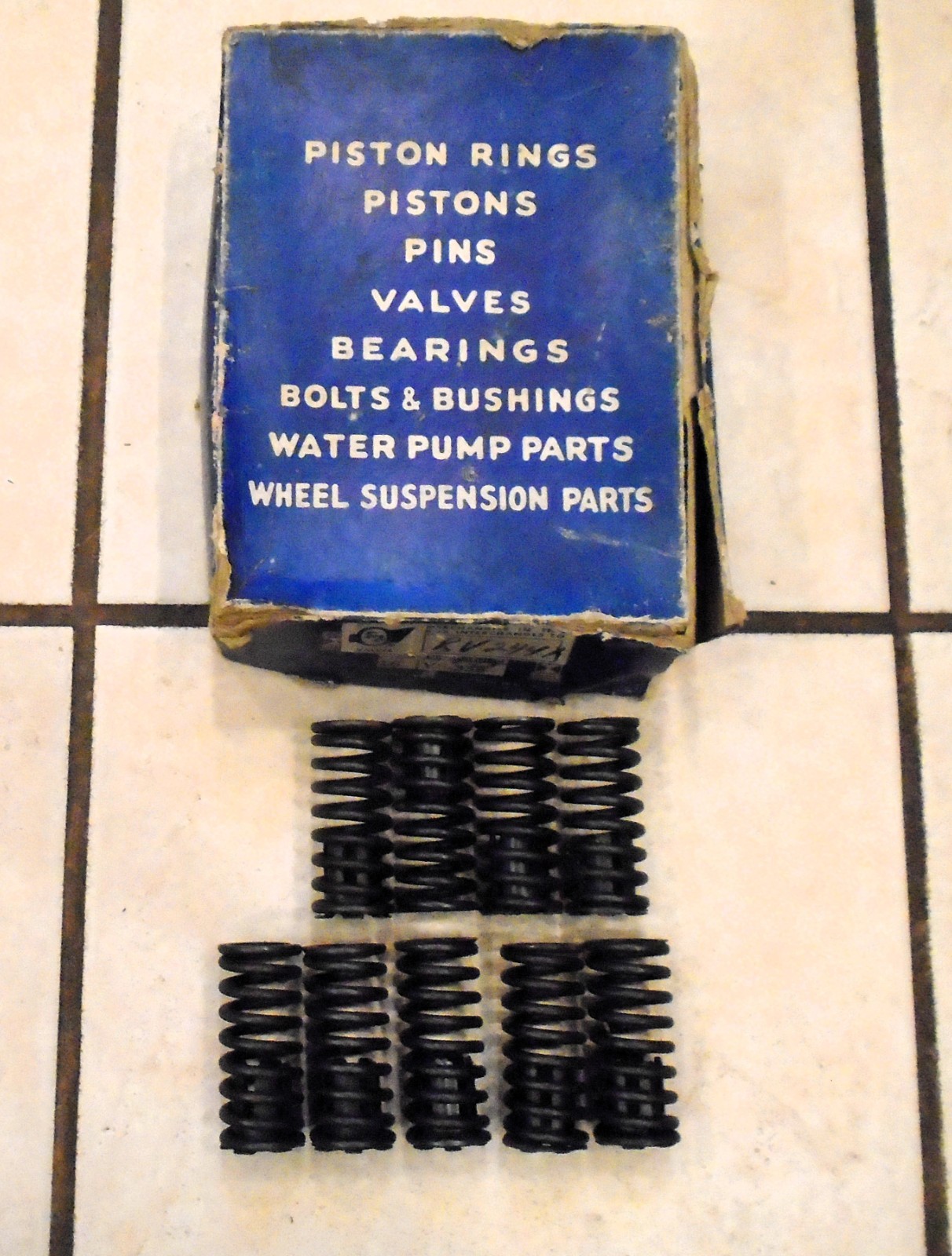 Box of 9 1937-1948 OLDSMOBILE GMC TRUCK Engine Valve Springs 408309 38 39 40 41