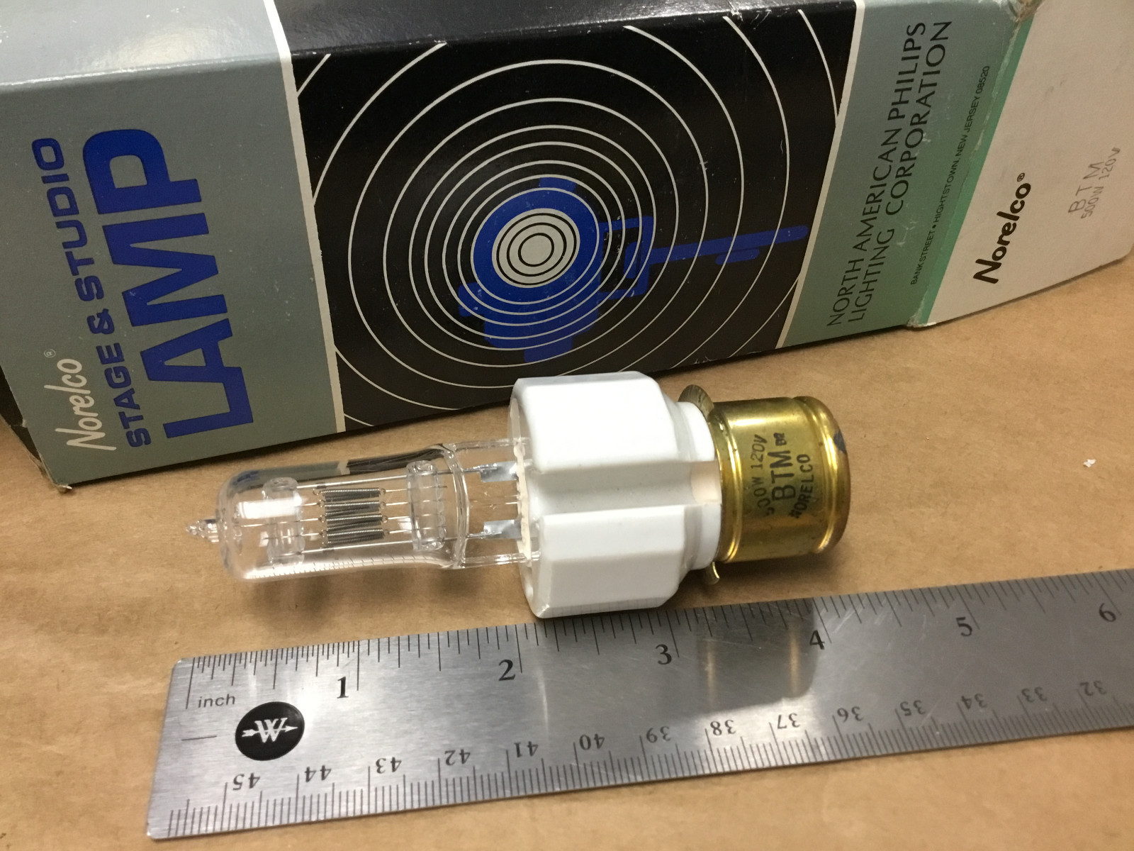 1  PC  NORELCO  BTM  500W  120V  STAGE & STUDIO  LAMP  HALOGEN