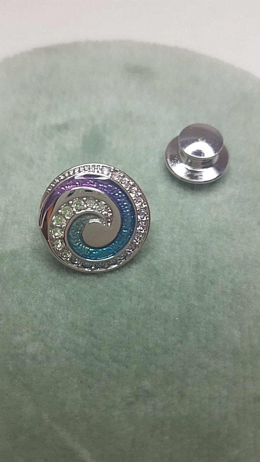 SWAROVSKI CRYSTAL SCS 2012 PAIKEA WHALE EVENT TAC PIN