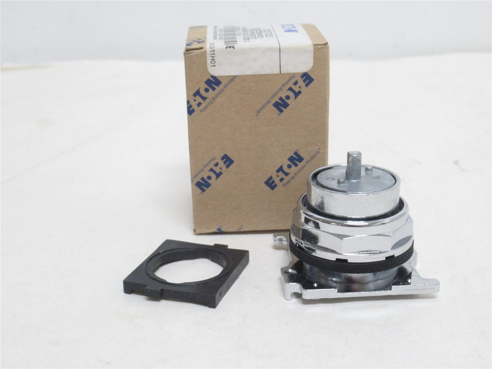 240225 New In Box; Eaton 10250T4053 Selector Switch; 3-Pos;
