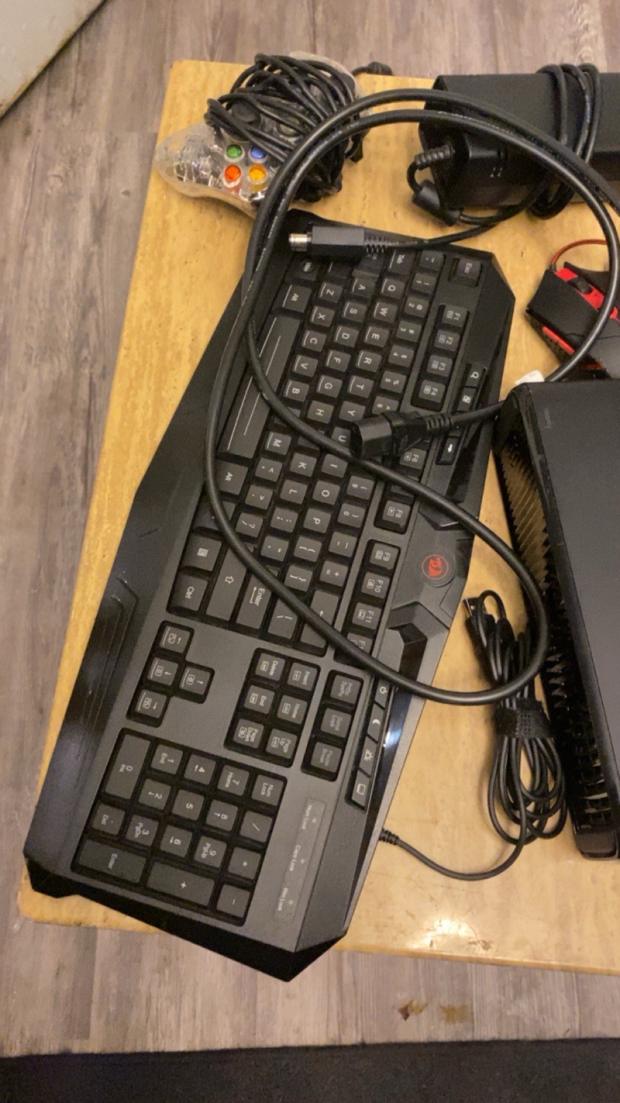 Xbox 360 3 Controllers 1 Mouse 1 Keyboard Mint Condition