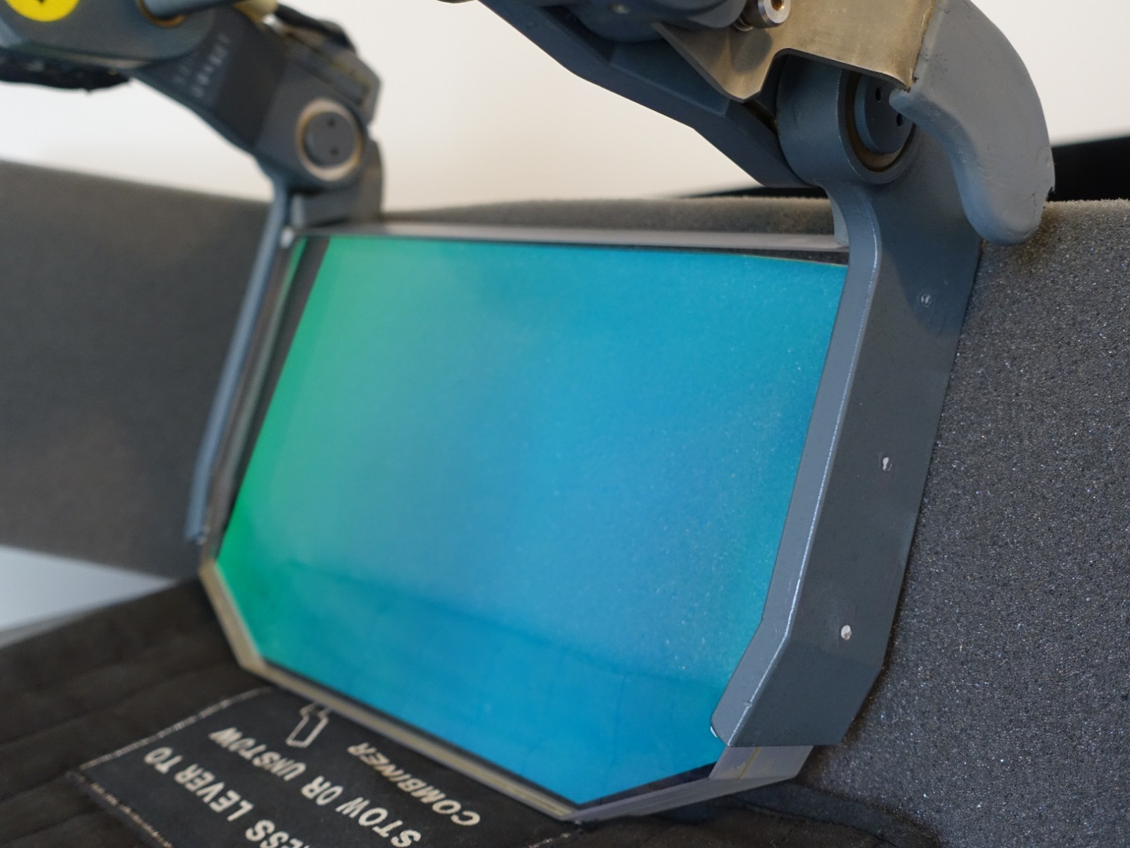 Collins Flight Dynamics HUD Combiner Unit – For Boeing 727