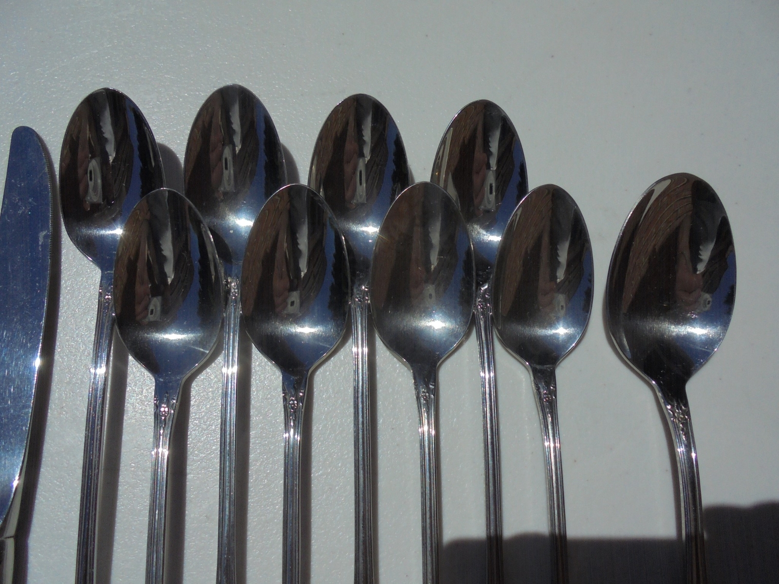 27 Pcs Oneida Distinction Deluxe Kennett Square Stainless Flatware