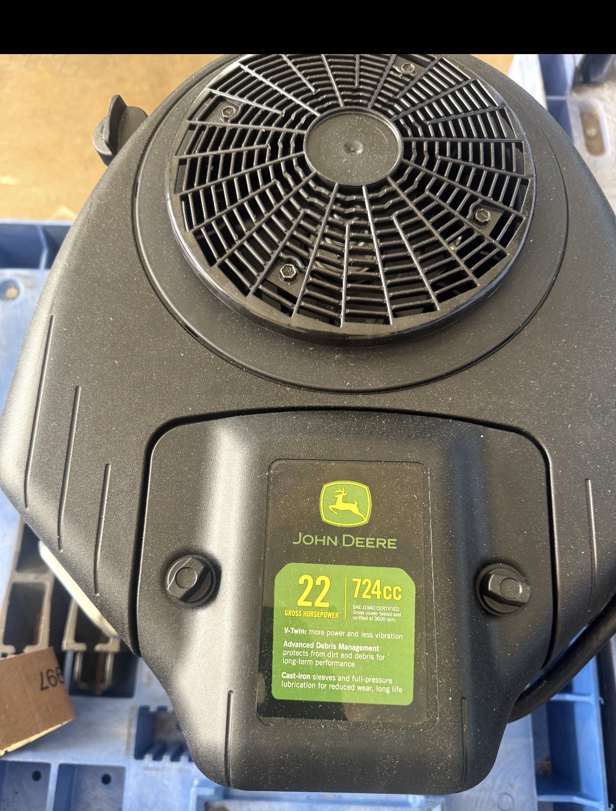 John Deere 22 HP 724cc Engine Black, Cast Iron Sleeves, Debris Management