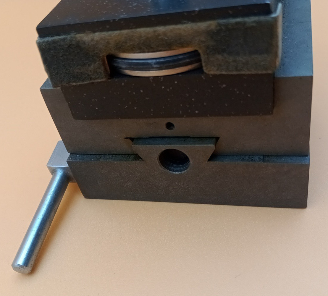 Model 6A Trav-A-Dial Travel Indicator with Quick Action Base Mount