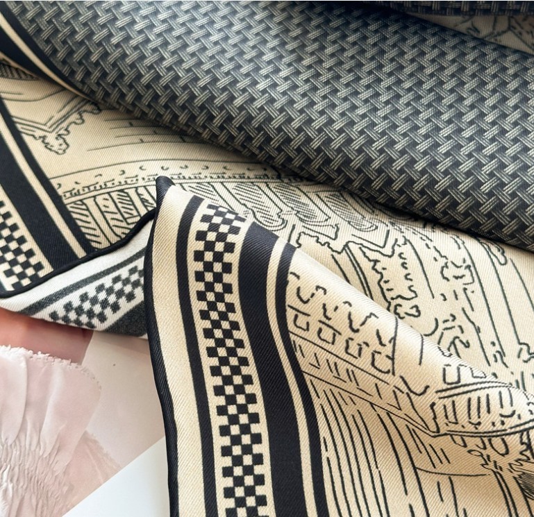 14 Momme Twill 100% Silk Mulberry Scarf Square Shawl Wrap Castle print 35'' New